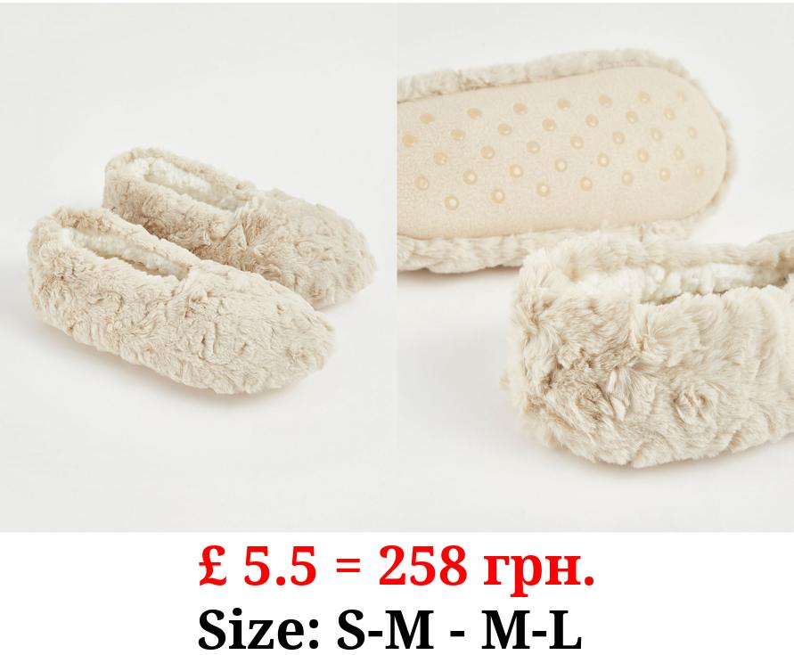 Beige Textured Faux Fur Slipper Socks