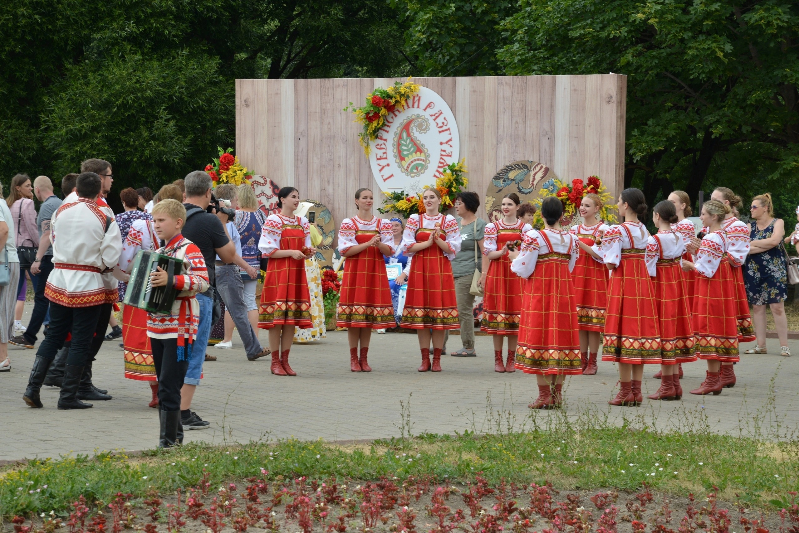 хоровод саранск клуб