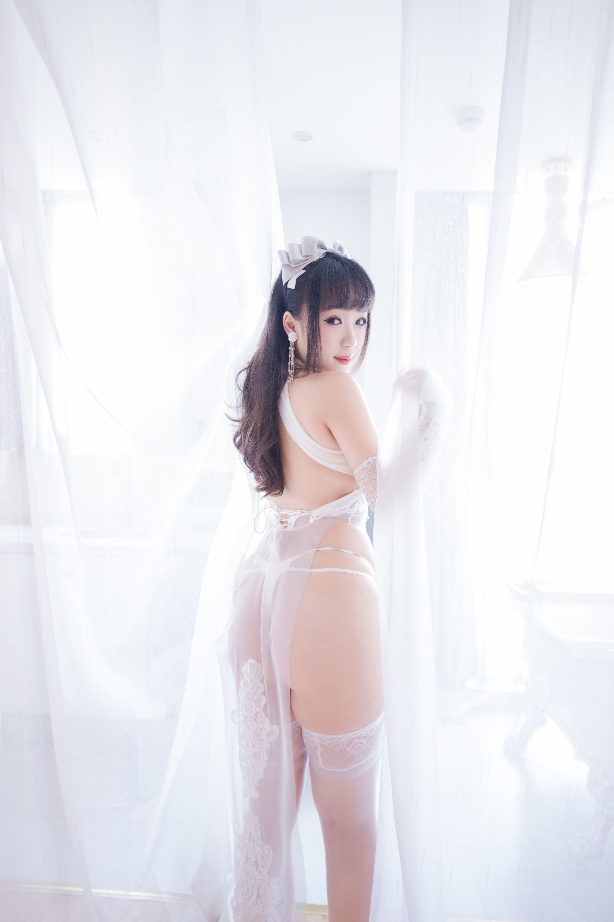 胡桃喵 月光温柔乡白旗袍 43
