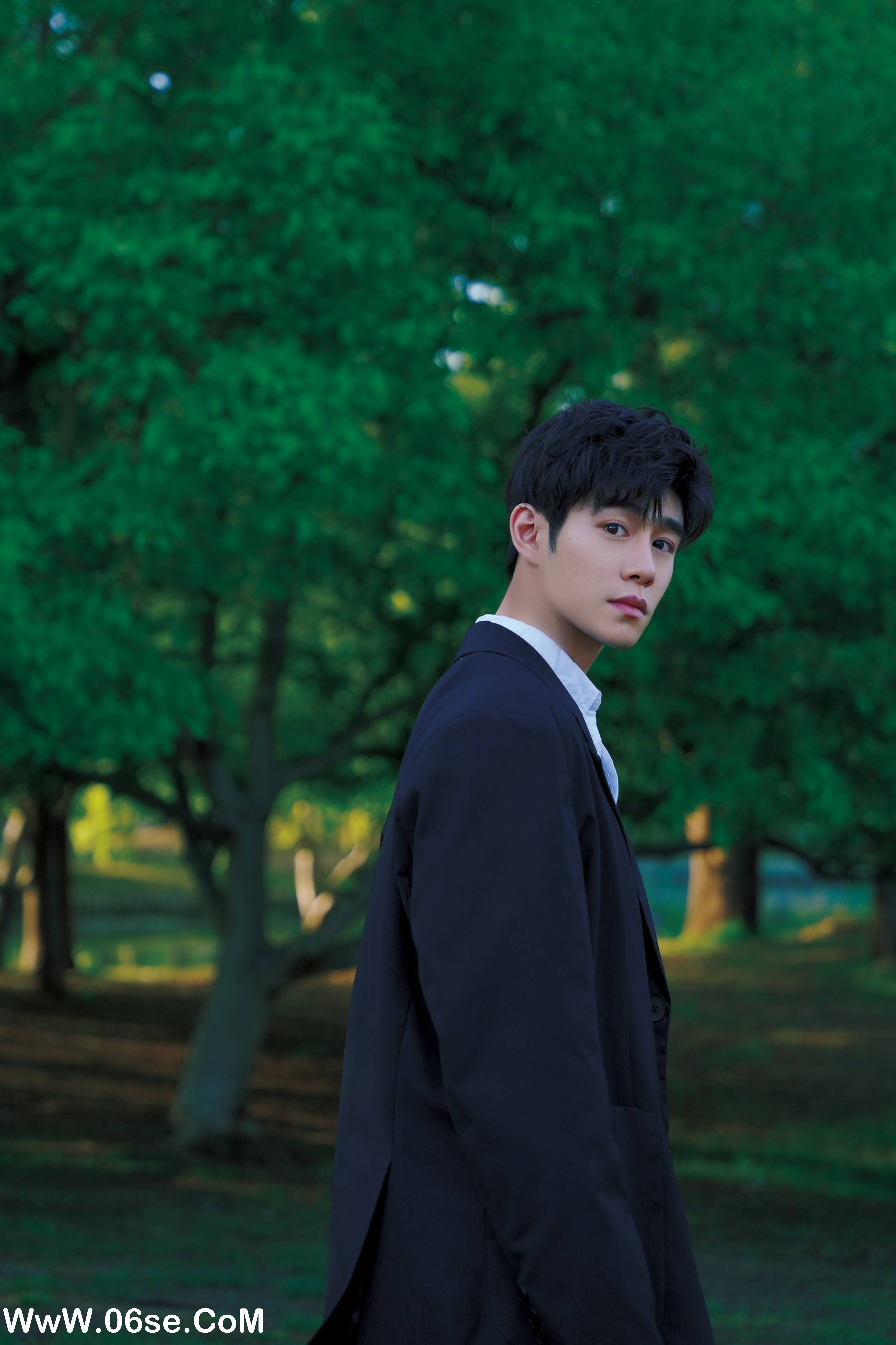 图片[17]-[YITUYU艺图语]2022.07.30 长夜将至 娄鸣_[26+1P／195MB]-六色网