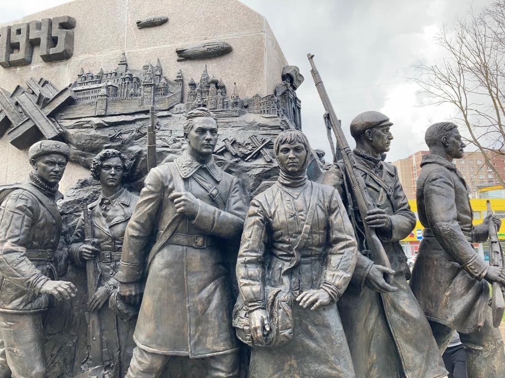 Памяти ополчения. Памятник четырем дивизиям Московского народного ополчения. Памятники дивизиям народного ополчения. Памятник народному ополчению теплый стан. Памятник народному ополчению в Москве на теплом стане.