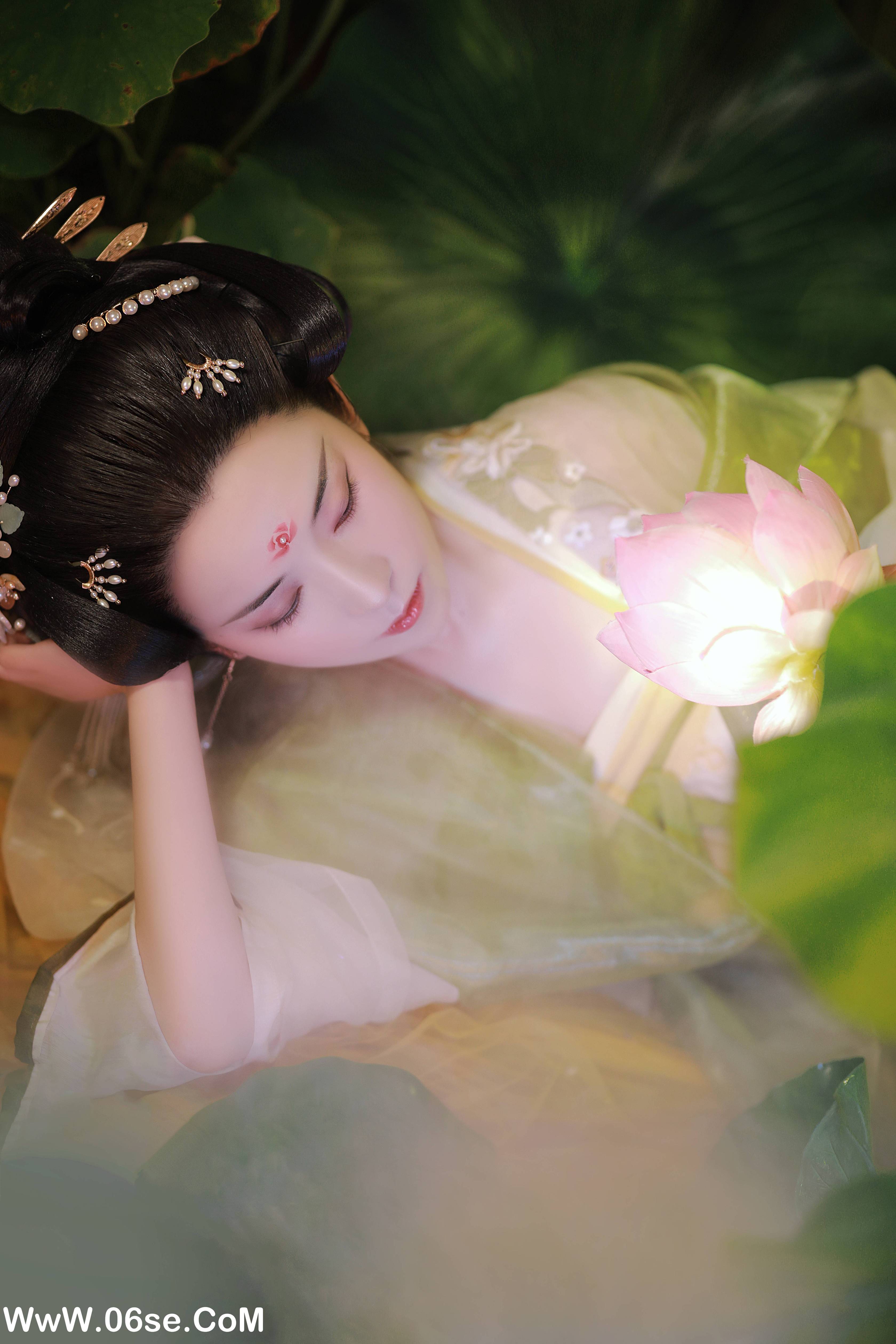 图片[3]-[YITUYU艺图语]2022.09.09 云想衣裳花想容 也清秋[31+1P／681MB]-六色网