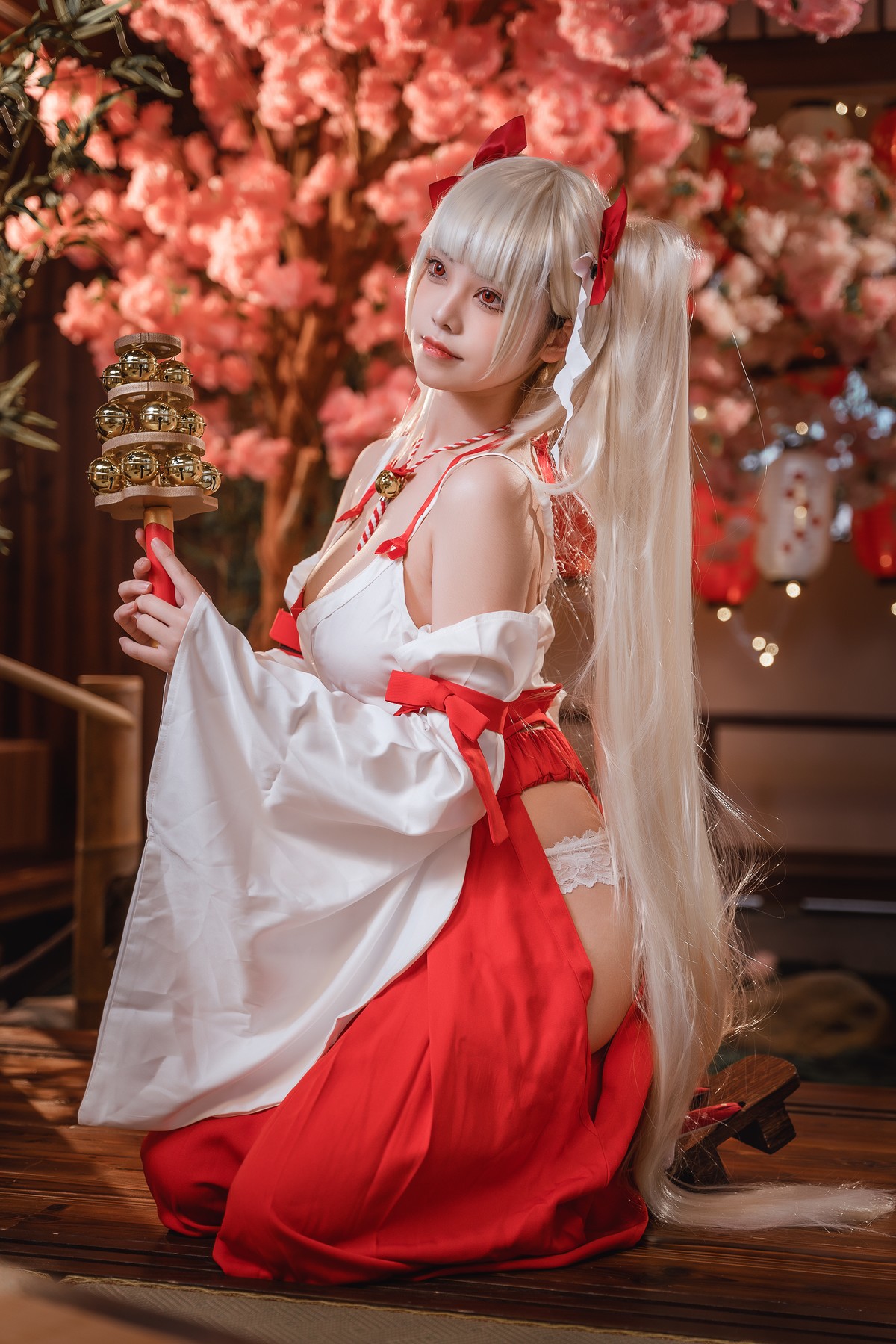蜜汁猫裘 Cosplay 可畏巫女 4