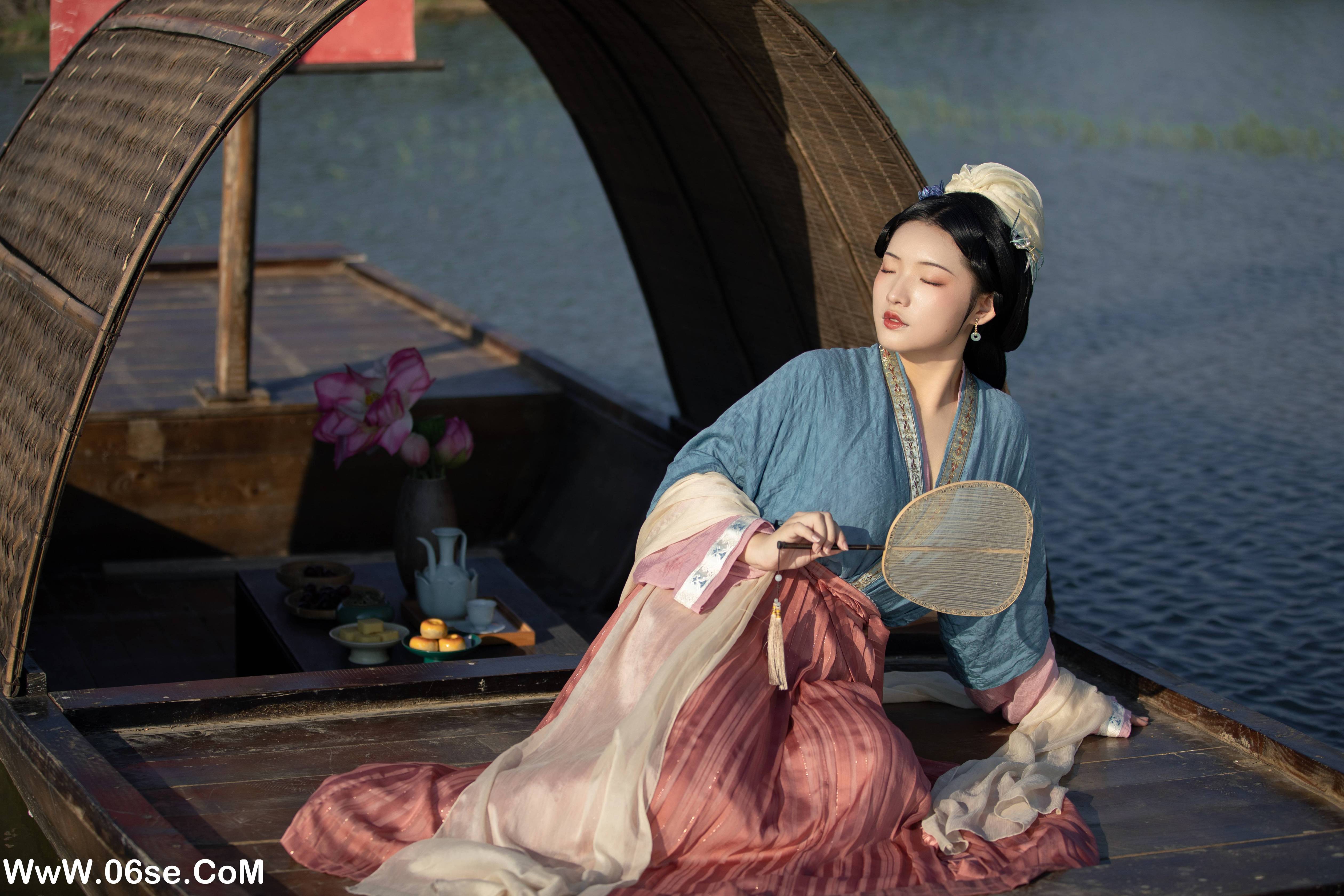 图片[13]-[YITUYU艺图语]2022.11.09 游湖 保卫萝卜的阿叽[35+1P／520MB]-六色网