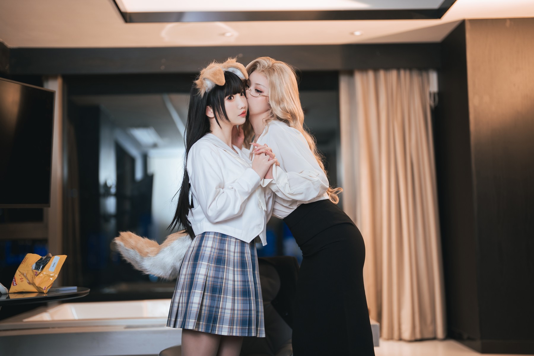 Cosplay 面饼仙儿 & rioko凉凉子 女上司-双人版 14