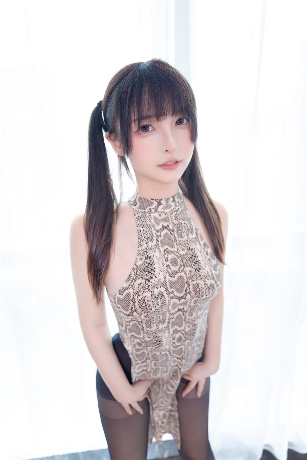 神楽坂真冬 蟒纹旗袍 50
