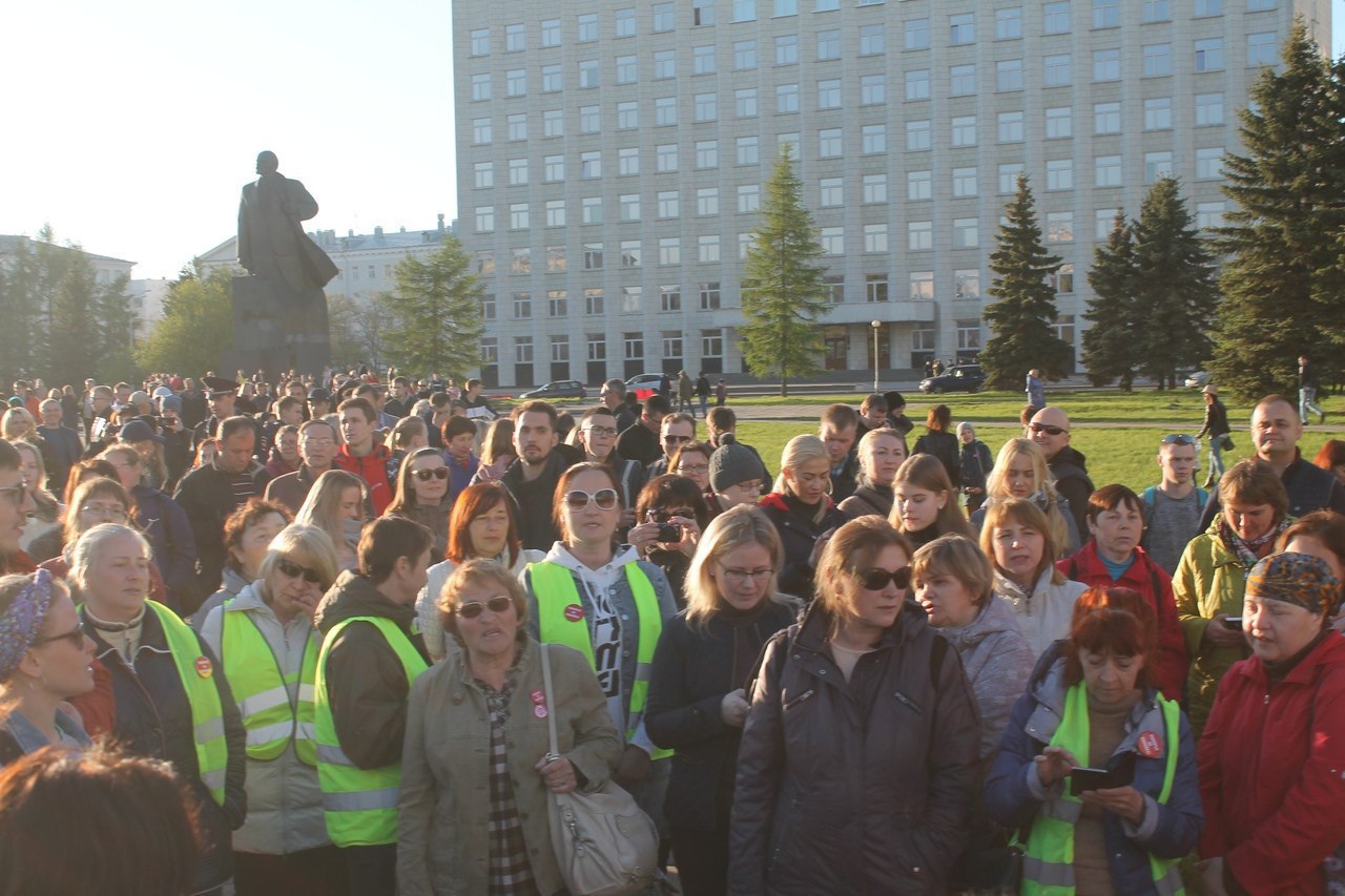 Профсоюзная площадь. Протест в Вологде.