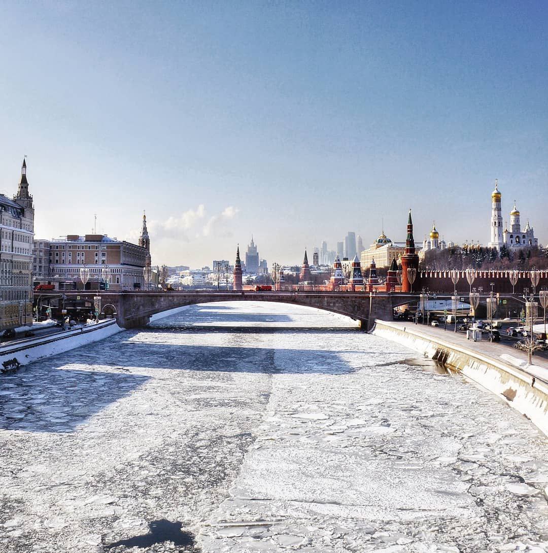 Фото зимней москвы. Москва в марте. Зимнее утро в Москве. Москва утро зима. Утренняя Москва зимой.