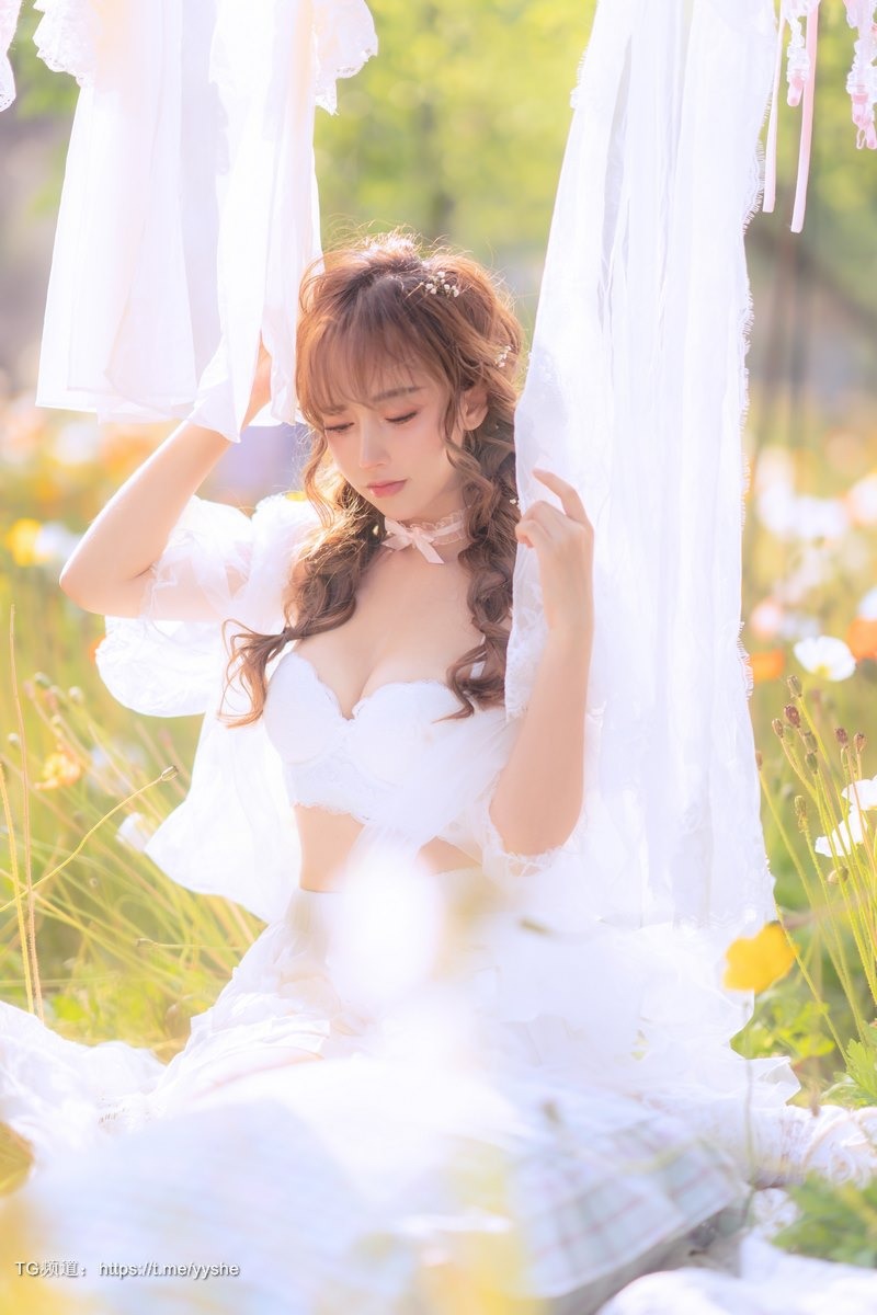 [Cos]过期米线线喵 NO - 晒衣服 [41P] 21