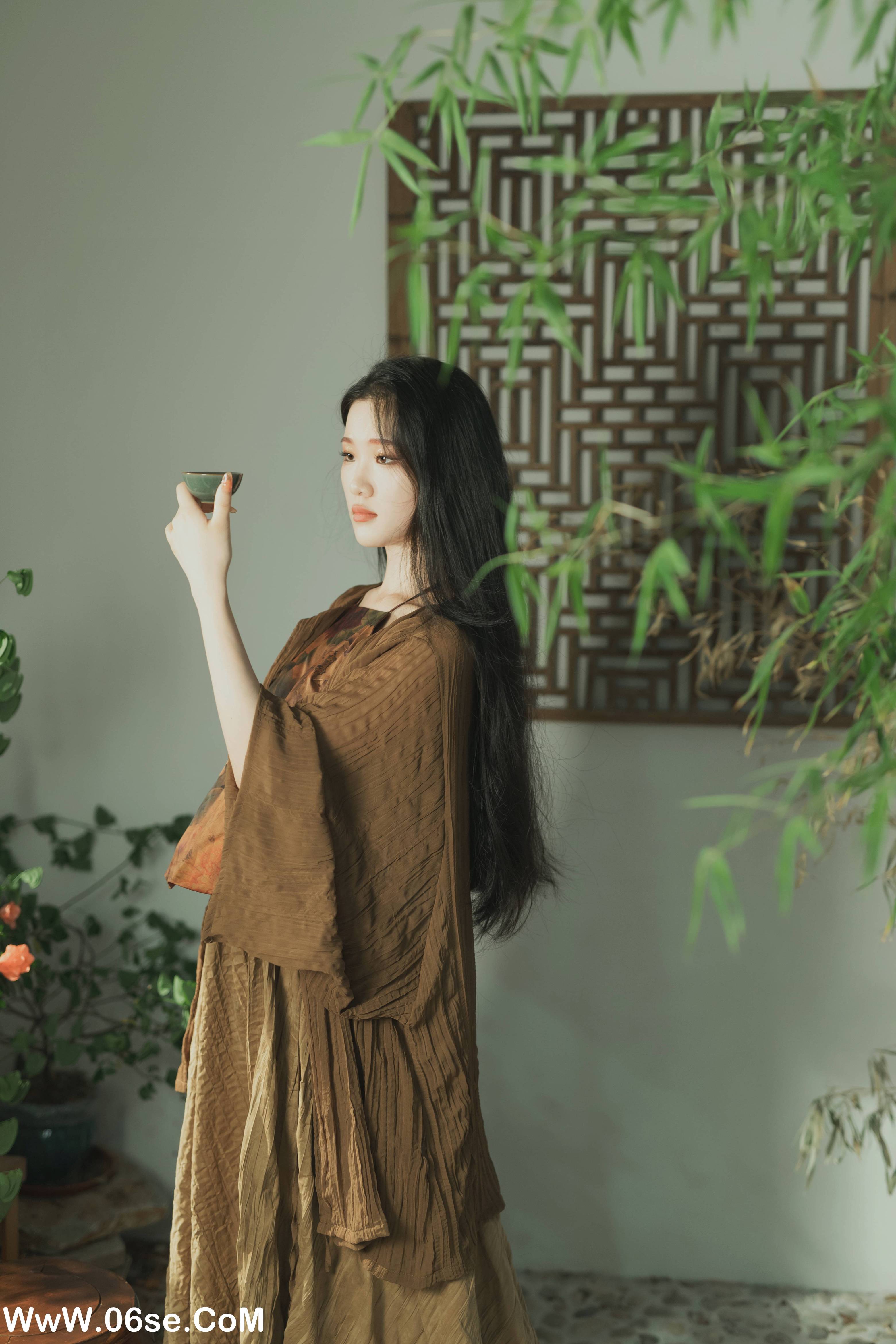 图片[16]-[YITUYU艺图语]2022.09.03 素衣 相望回首喵喵喵[34+1P／379MB]-六色网