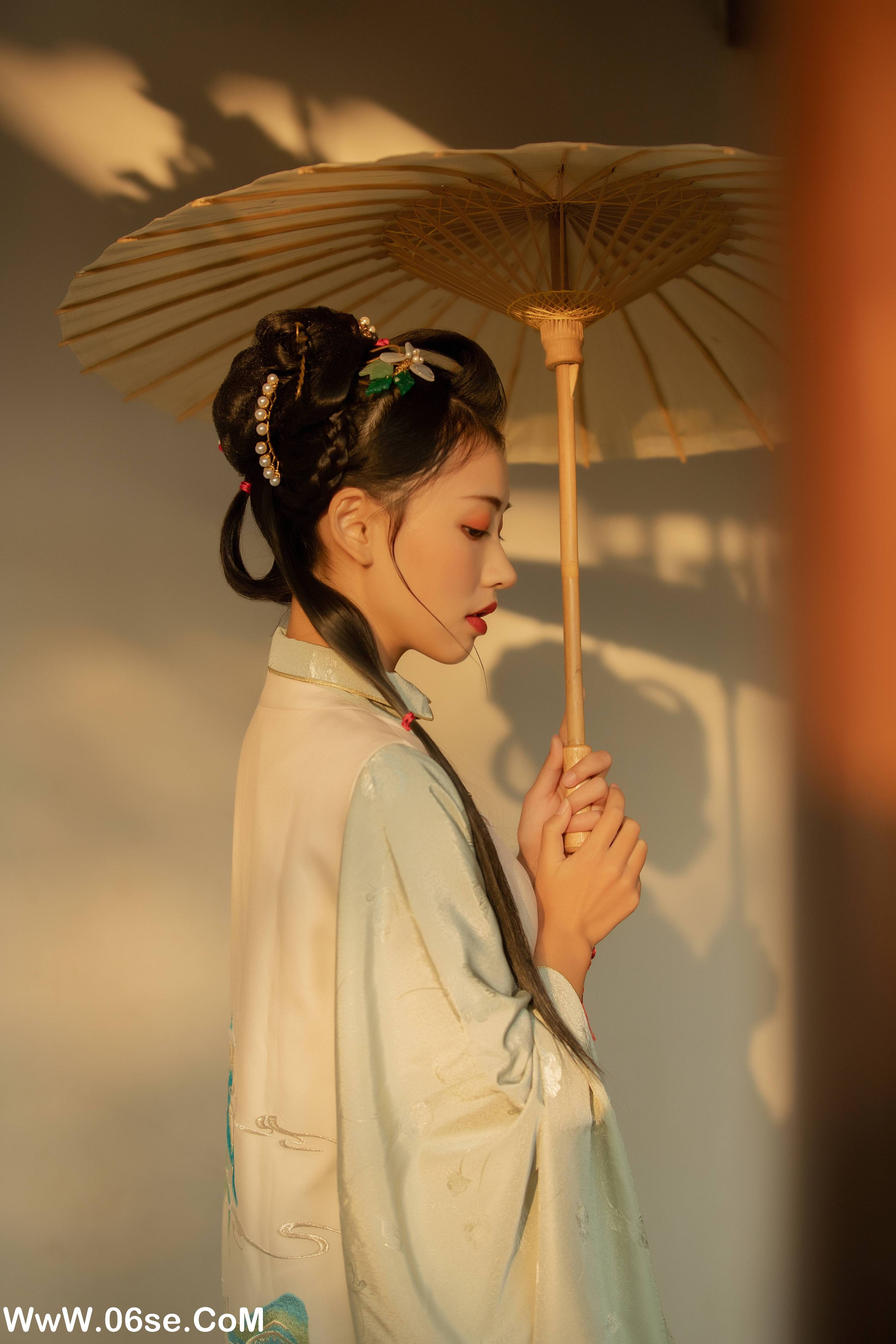 图片[24]-[YITUYU艺图语]2022.08.28 春雨杏花急急落 日落欣橙[26P／422MB]-六色网