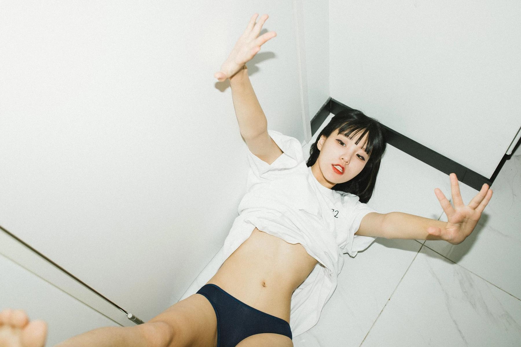 Jeong Jenny 정제니, [Moon Night Snap] The First Set.01 28