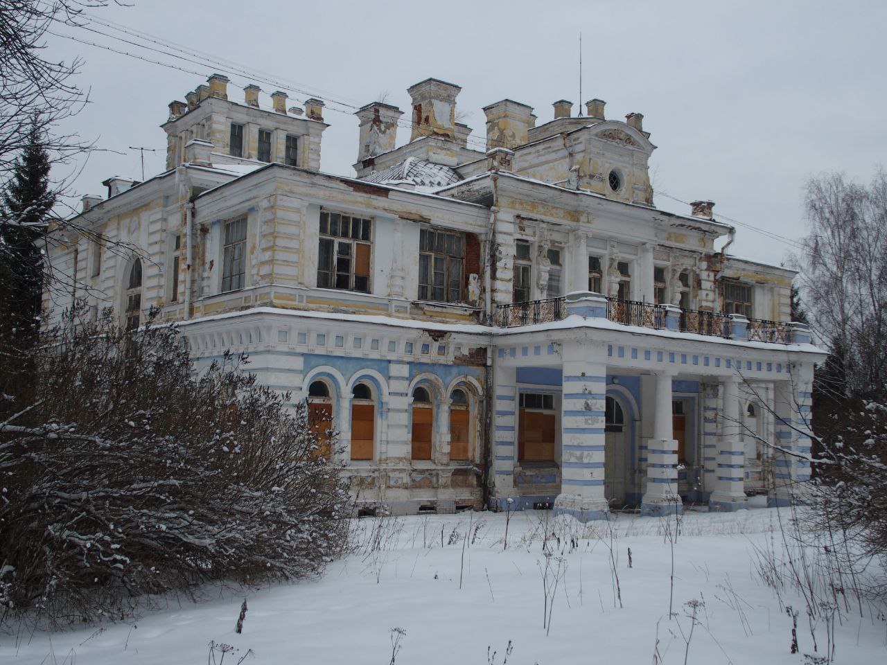 Усадьба стояла вся белая. Усадьба Филиппова Роднево. Усадьба Роднево Подольск. Усадьба булочника Филиппова Подмосковье. Усадьба Филиппова Подольский район.