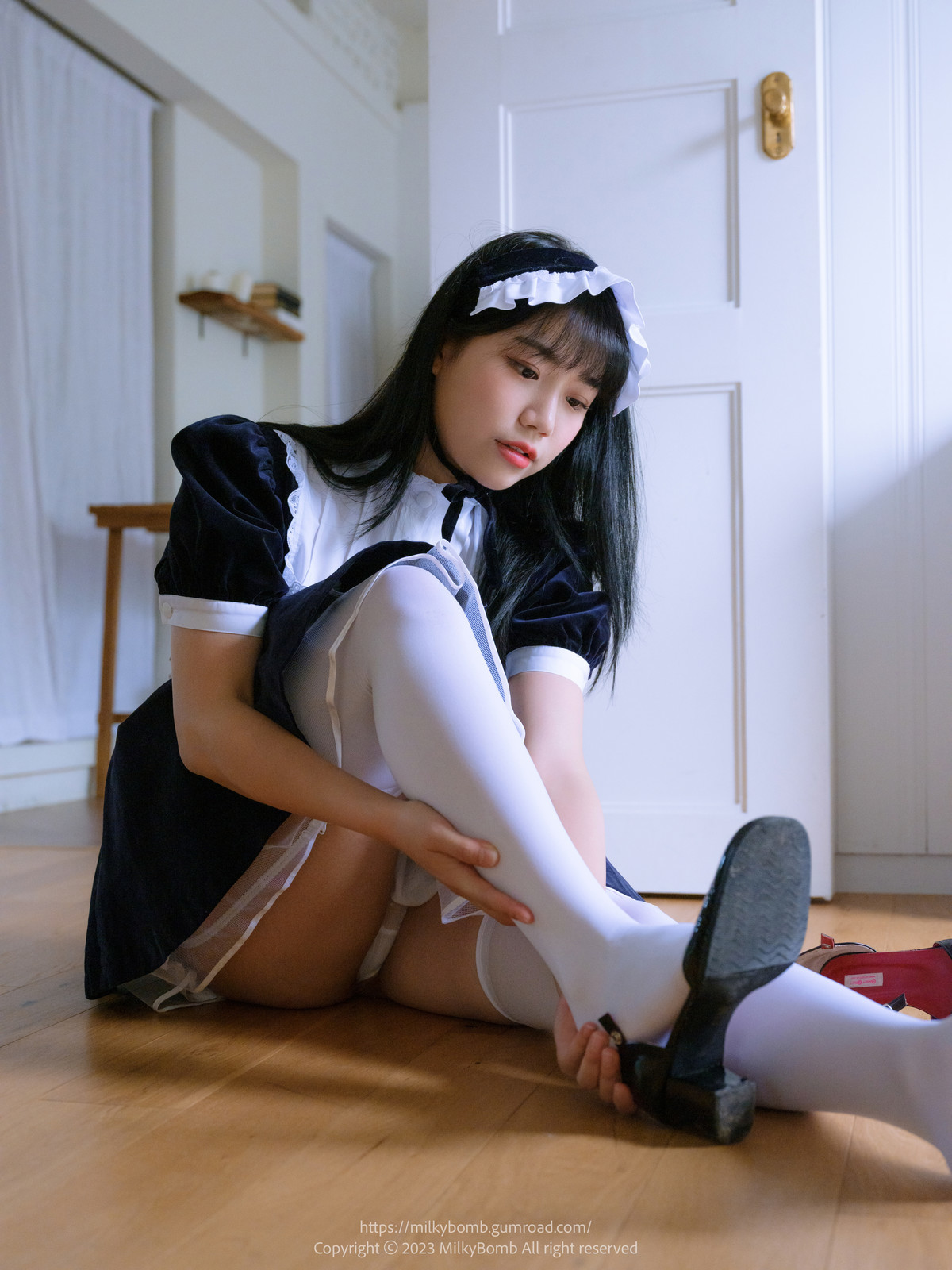 Yui 유이, [MilkyBomb] Maid Set.03 22