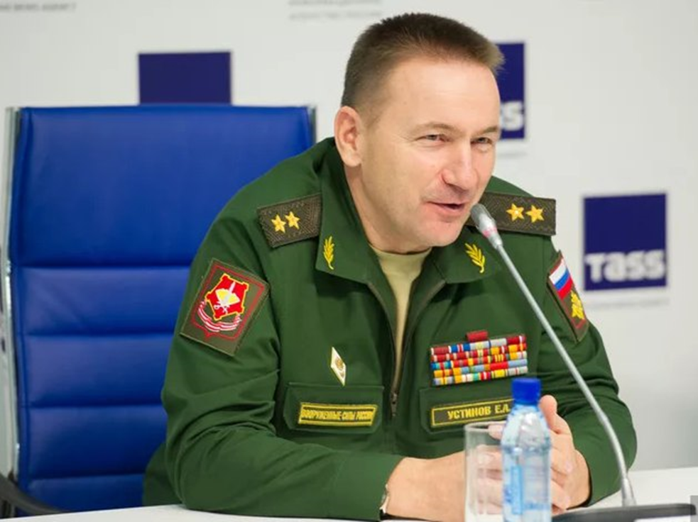 Устинов генерал полковник ВДВ.