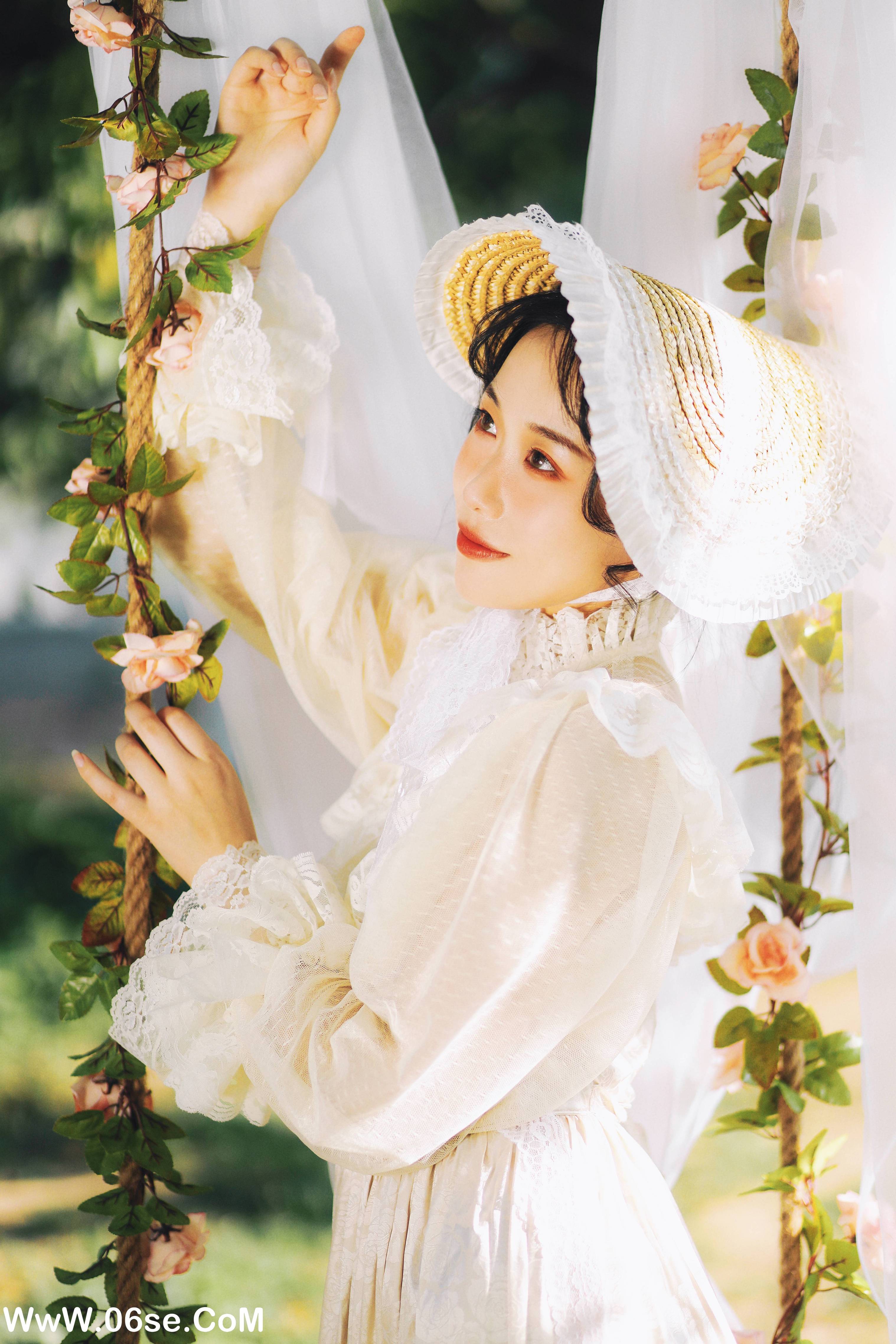 图片[25]-[YITUYU艺图语]2022.09.28 湖边的秋千 迟白[32+1P／395MB]-六色网