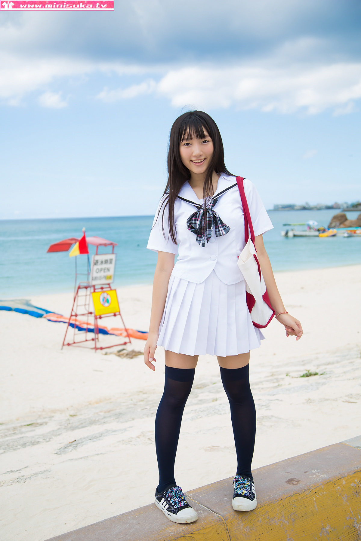 [Image: c840209b36779a1f4e61c.jpg]