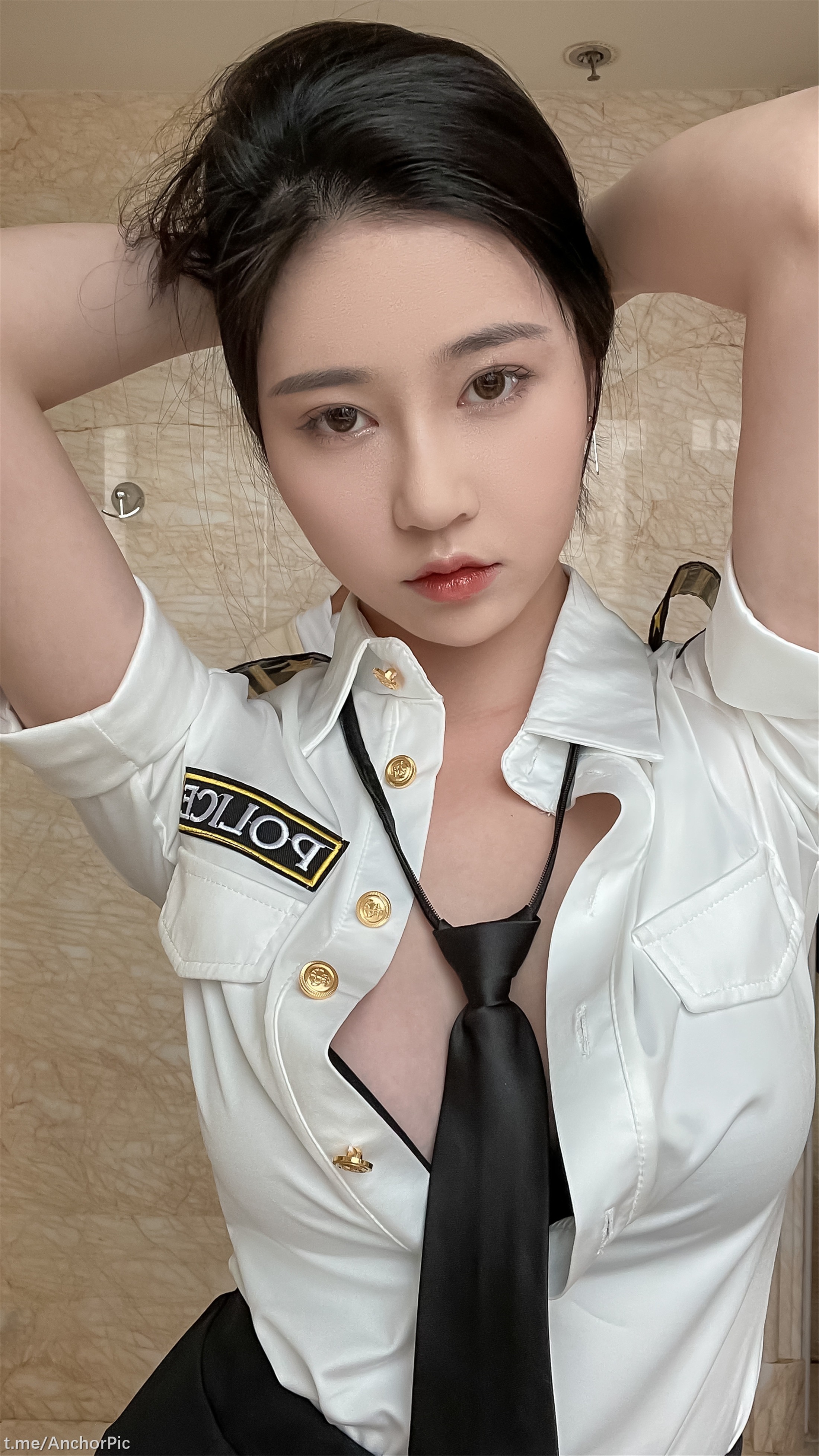 年年 - 涩女警 82P 42