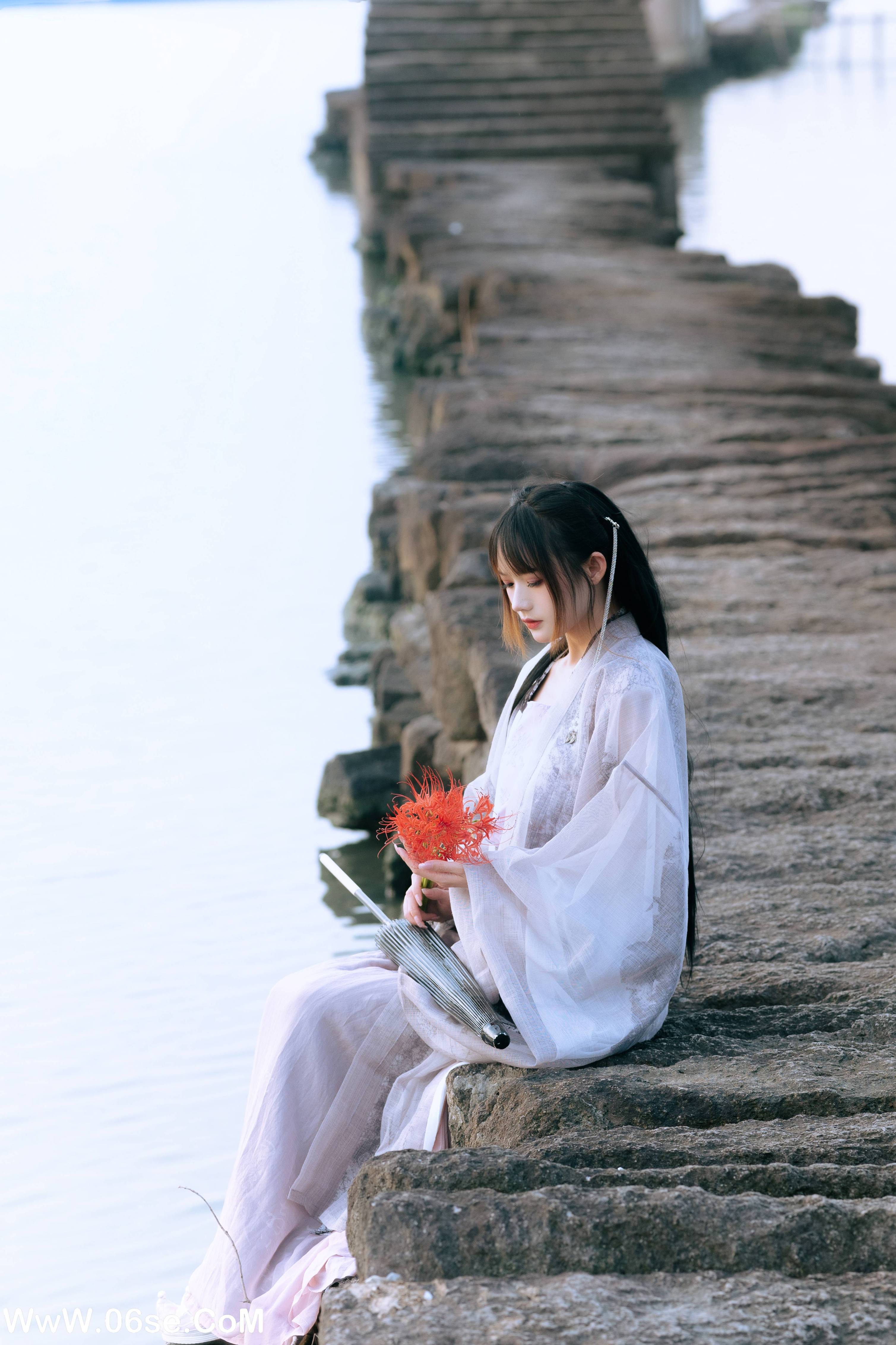 图片[9]-[YITUYU艺图语]2022.07.15 暮空照水 兔子Zzz不吃胡萝卜[31+1P／341MB]-六色网