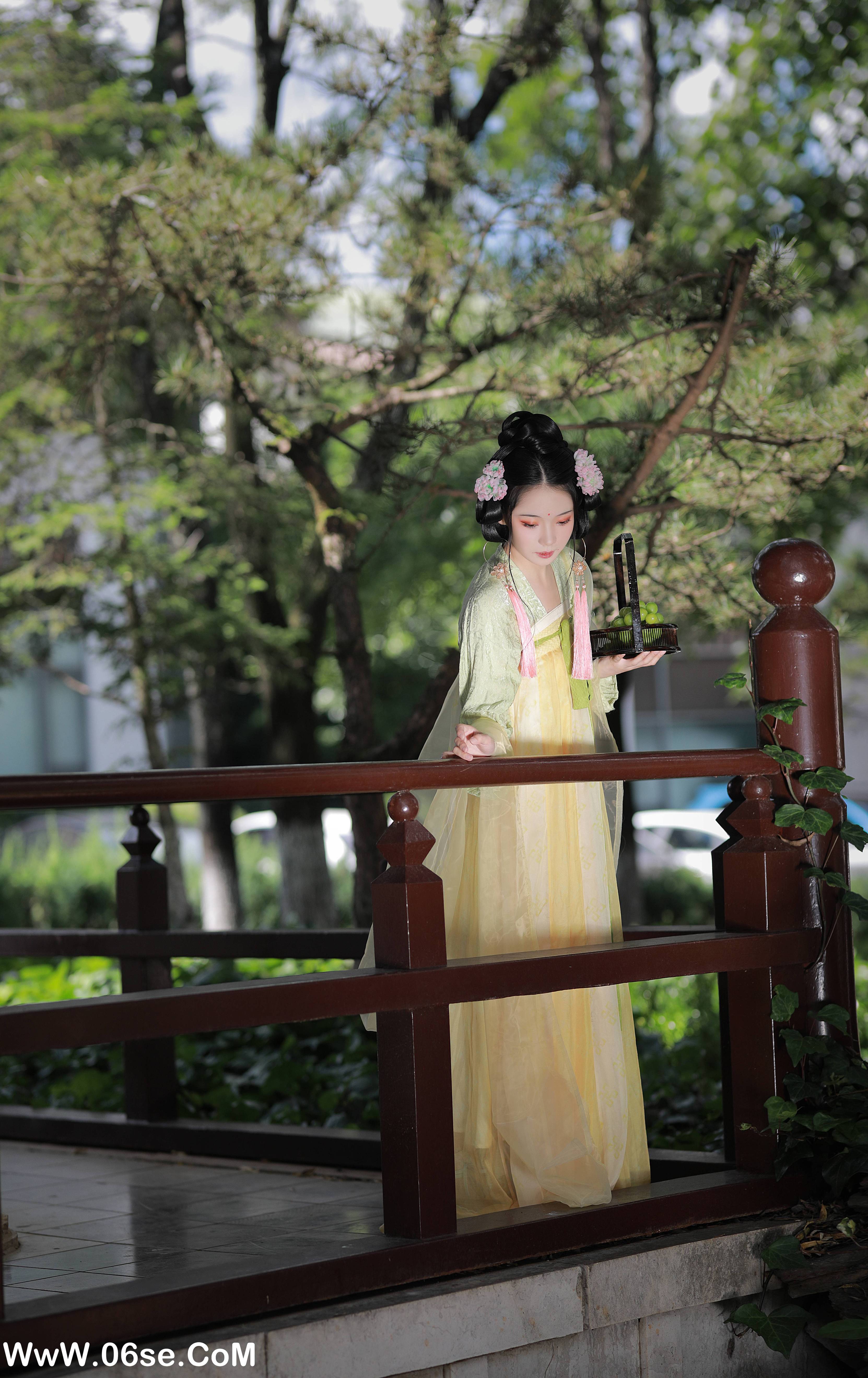 图片[14]-[YITUYU艺图语]2022.09.08 若无闲事挂心头 落花人独立[32+1P／673MB]-六色网