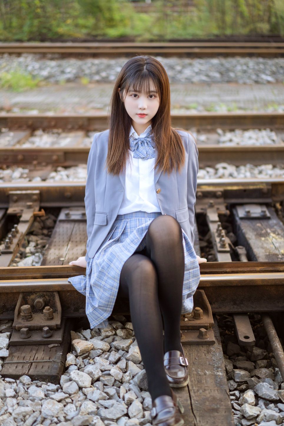 镜酱-私奔 制服[30P] 2