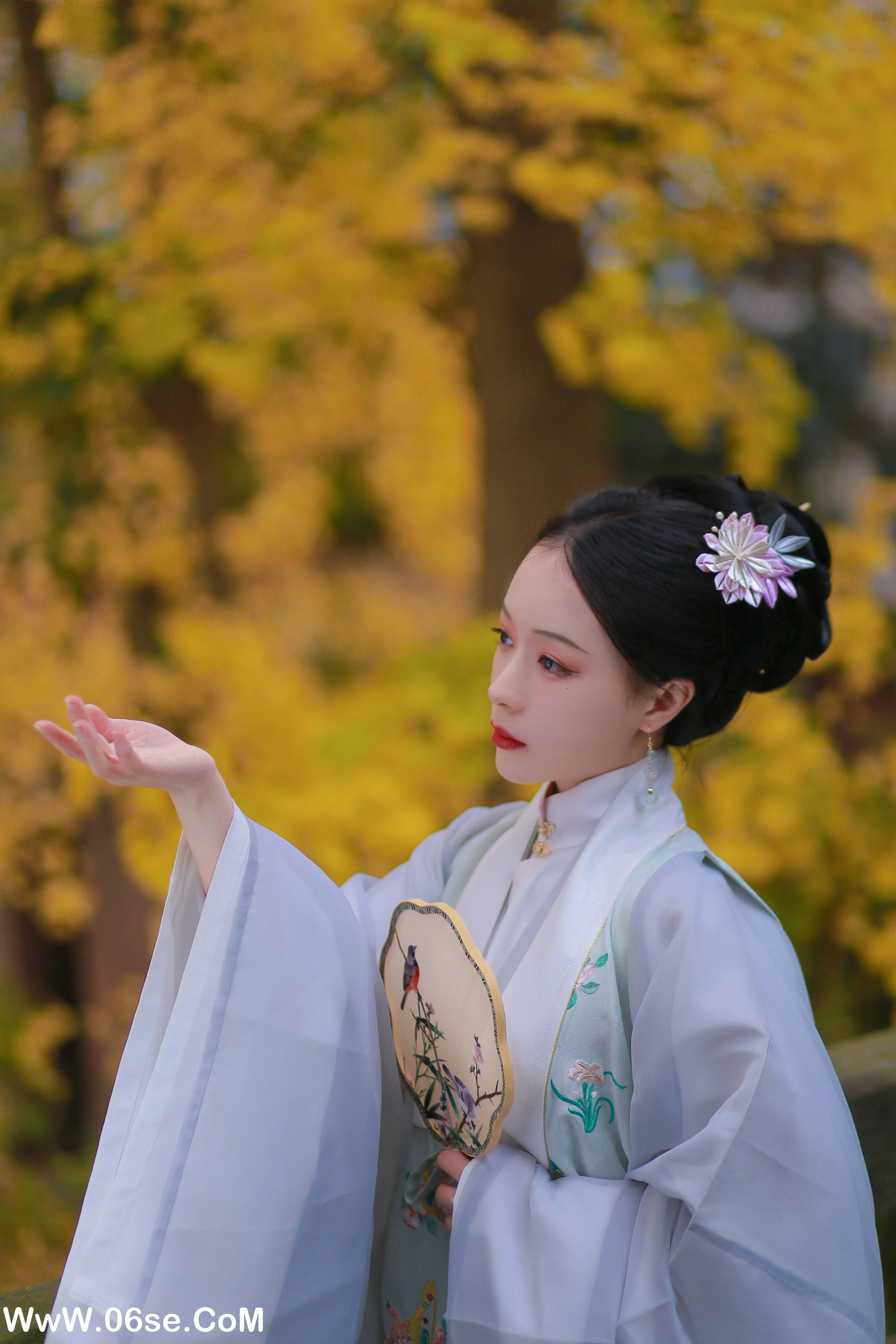 图片[31]-[YITUYU艺图语]2022.02.17 银杏歌 花泽阮阮[34+1P／353MB]-六色网