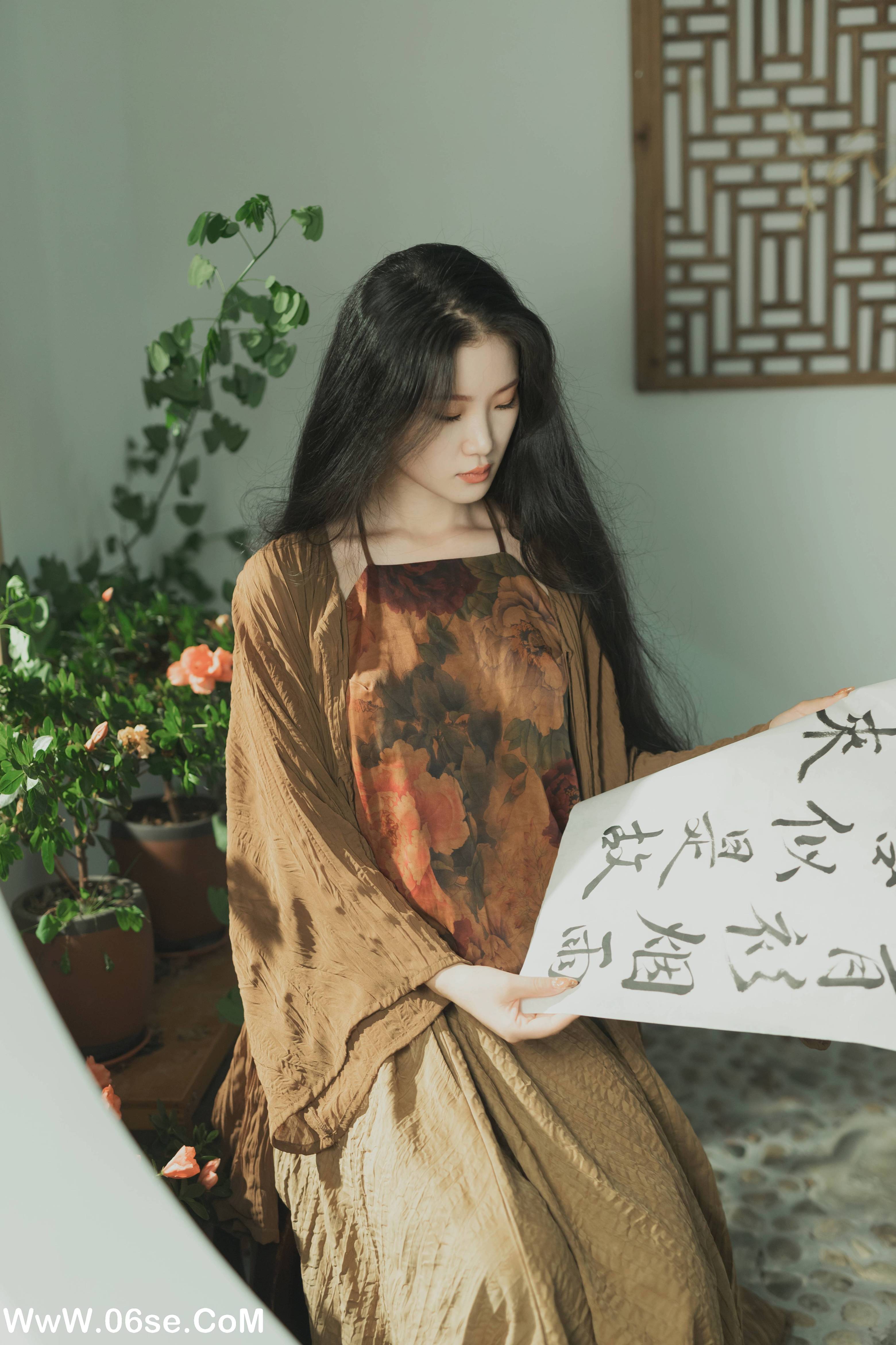 图片[3]-[YITUYU艺图语]2022.09.03 素衣 相望回首喵喵喵[34+1P／379MB]-六色网