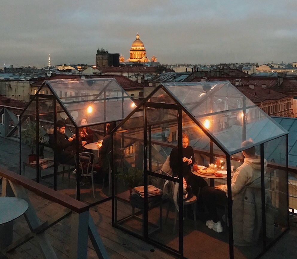 Capsula ресторан на крыше. Кафе на крыше в Санкт-Петербурге в куполе. Иглу купол на крыше СПБ. Ресторан с куполами на крыше СПБ. Capsula, ресторан на крыше, Новосибирск.