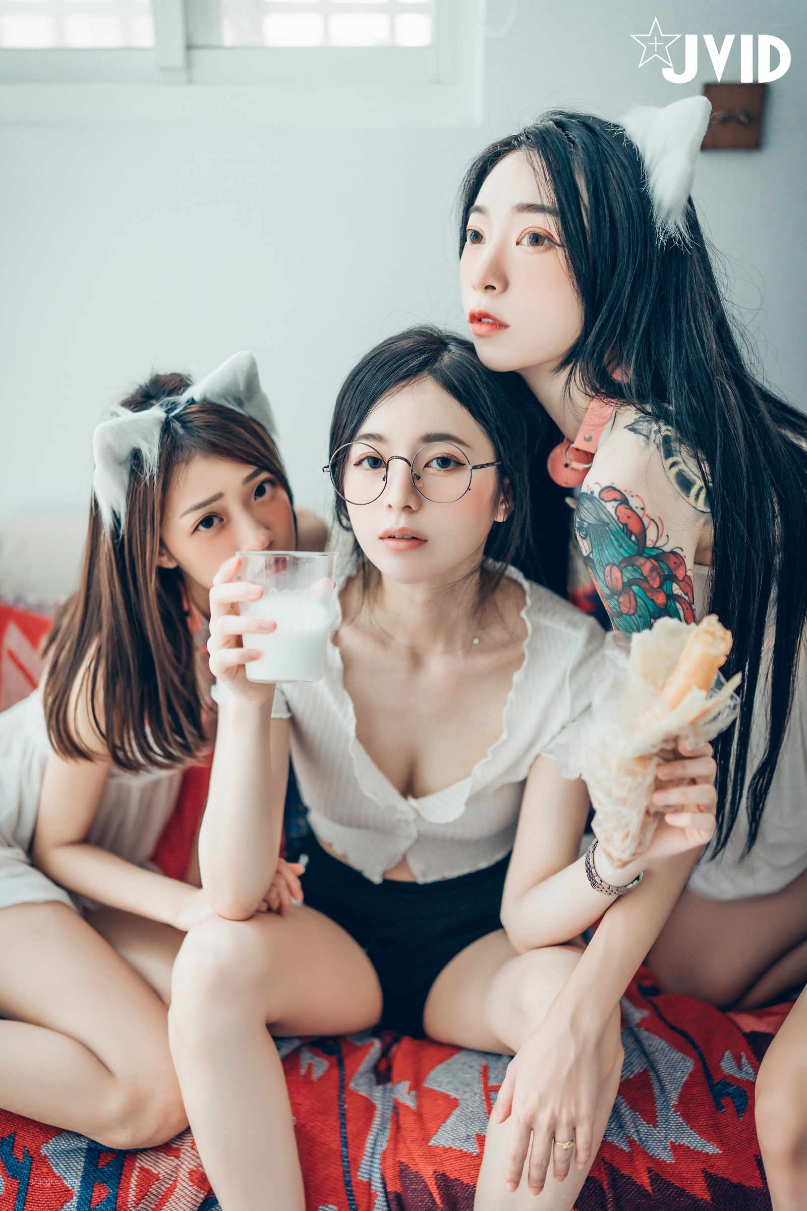 JVID 辰辰×飘飘×妍妍-她和她的两只猫咪 85