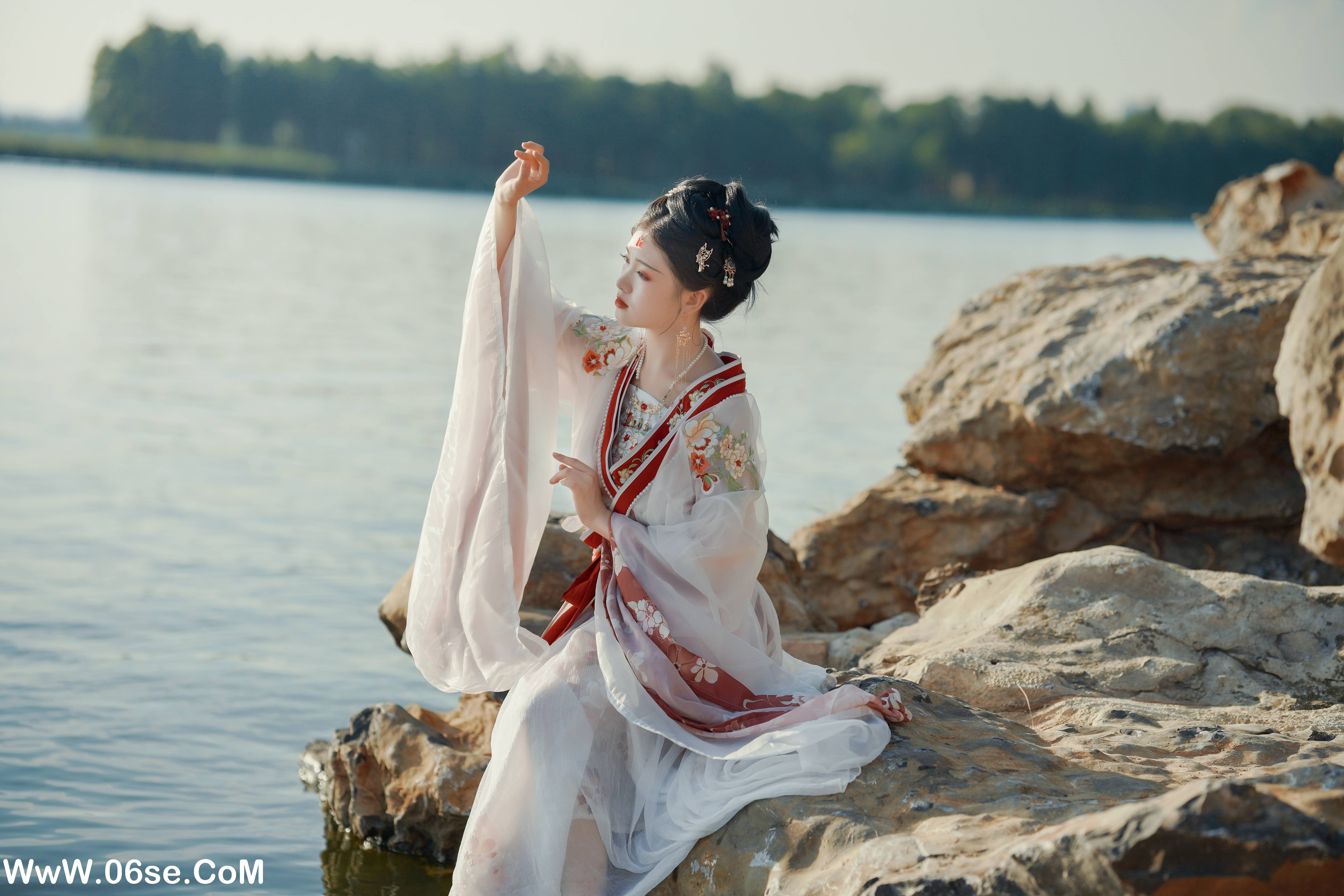 图片[8]-[YITUYU艺图语]2022.08.14 总有人间一两风 悦璃[23+1P／334MB]-六色网