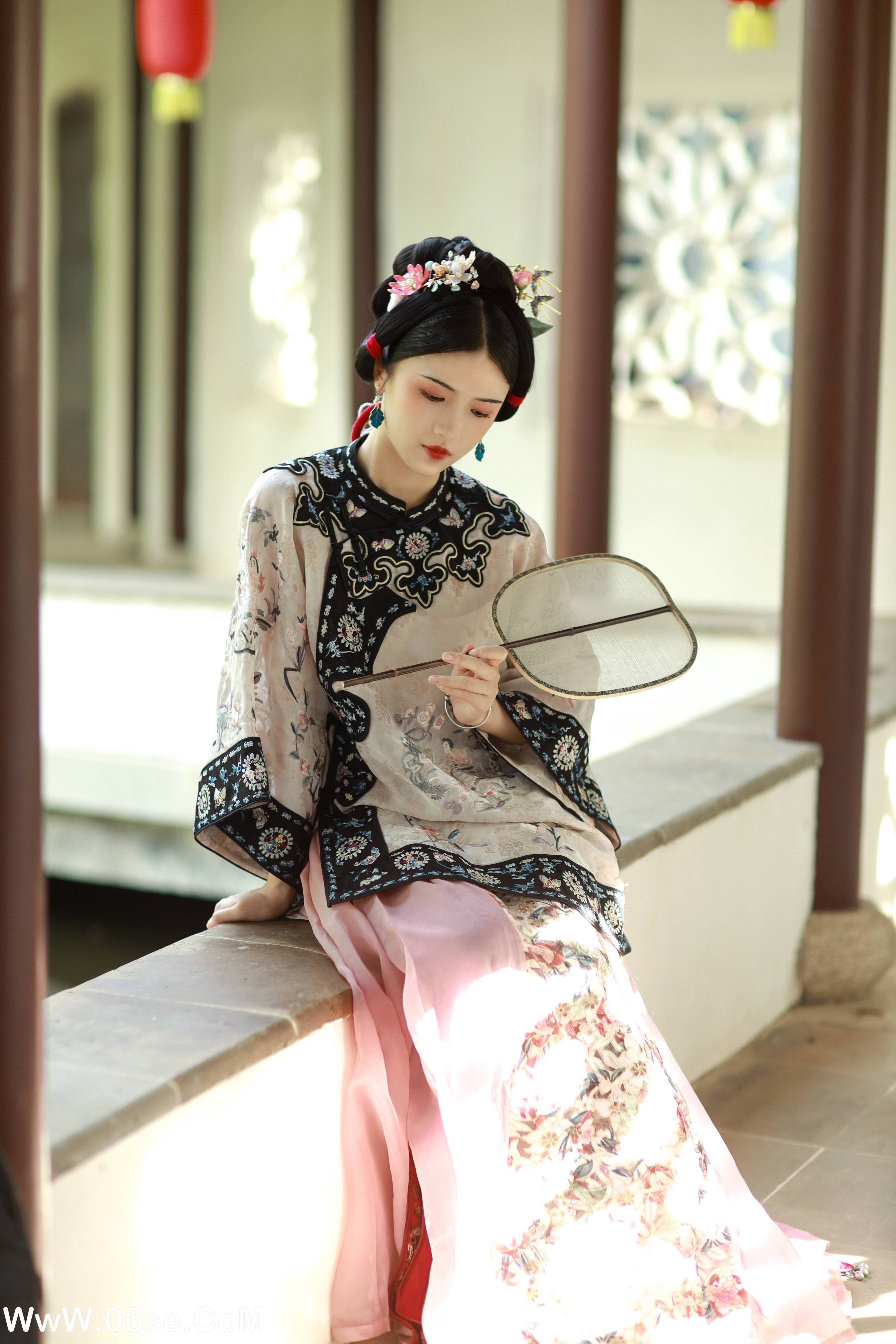 图片[30]-[YITUYU艺图语]2022.10.03 清汉女 _喵喵家的小鱼干_[29+1P／424MB]-六色网