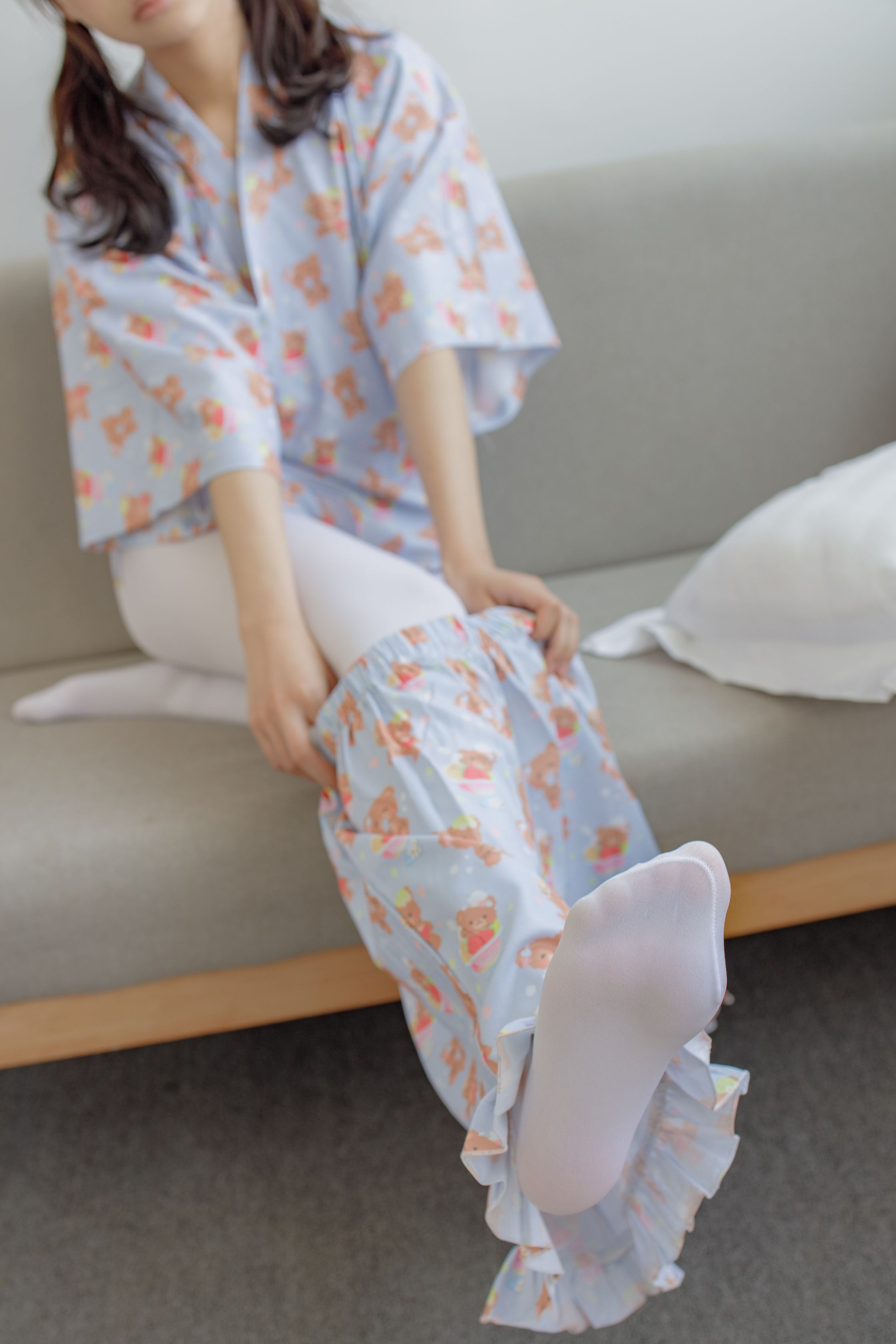 森萝财团 内部 006 沙发上诱人的白丝美少女 [113P1V3.61G] 40