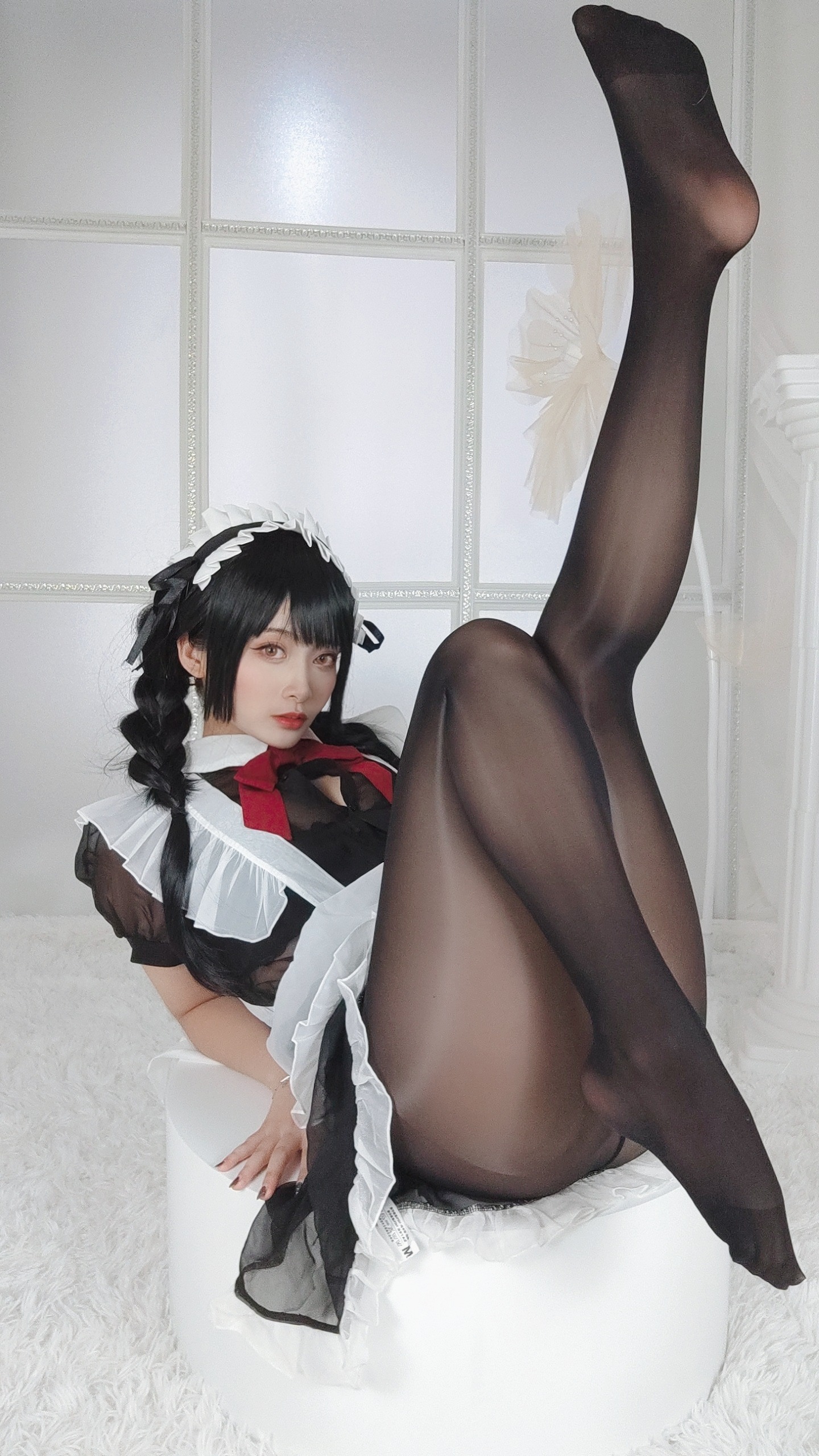 洛璃LoLiSAMA - 黑丝女仆 93P 2V 535MB 11
