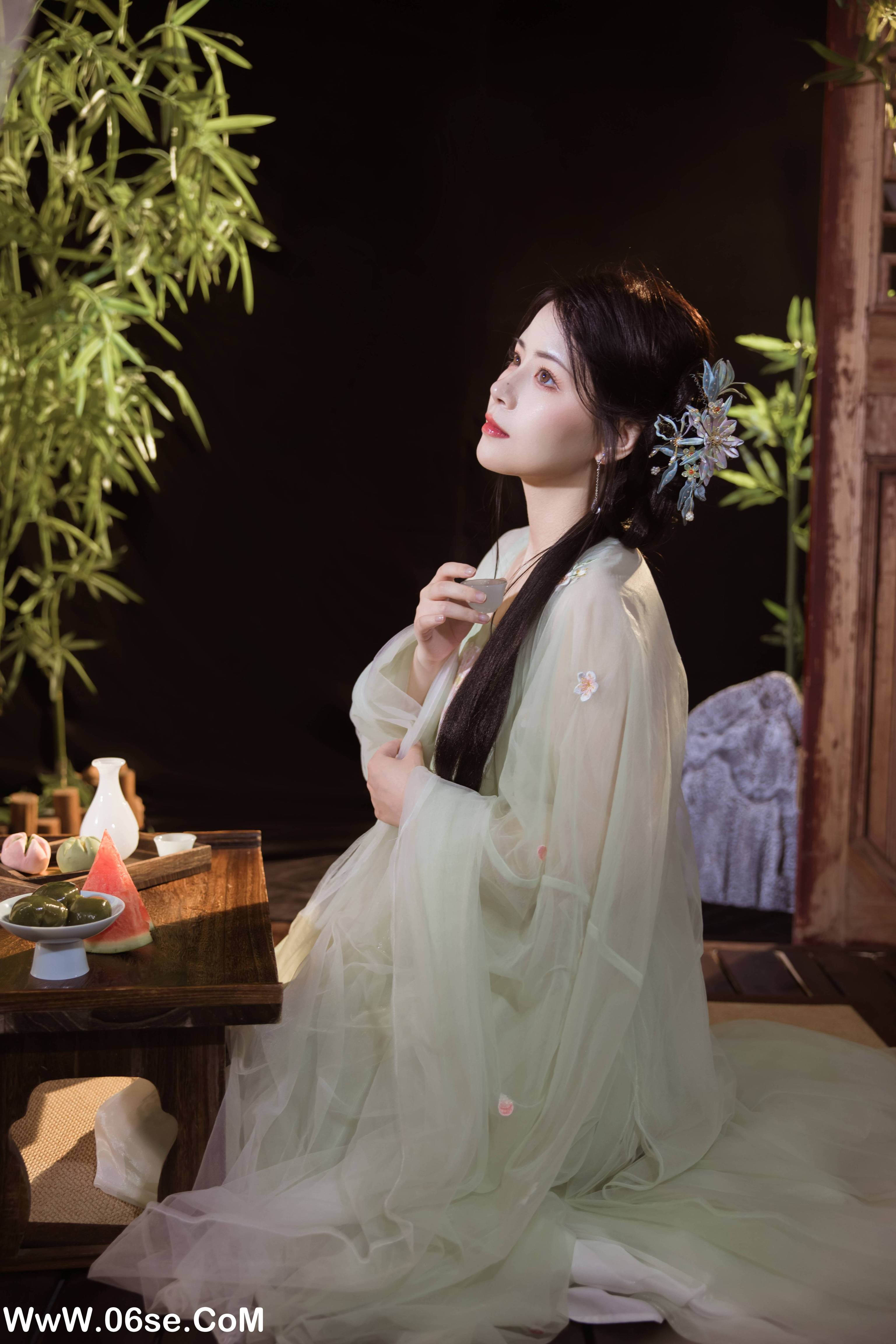 图片[17]-[YITUYU艺图语]2022.08.05 夏日庭院 公子不坏__[21+1P／310MB]-六色网