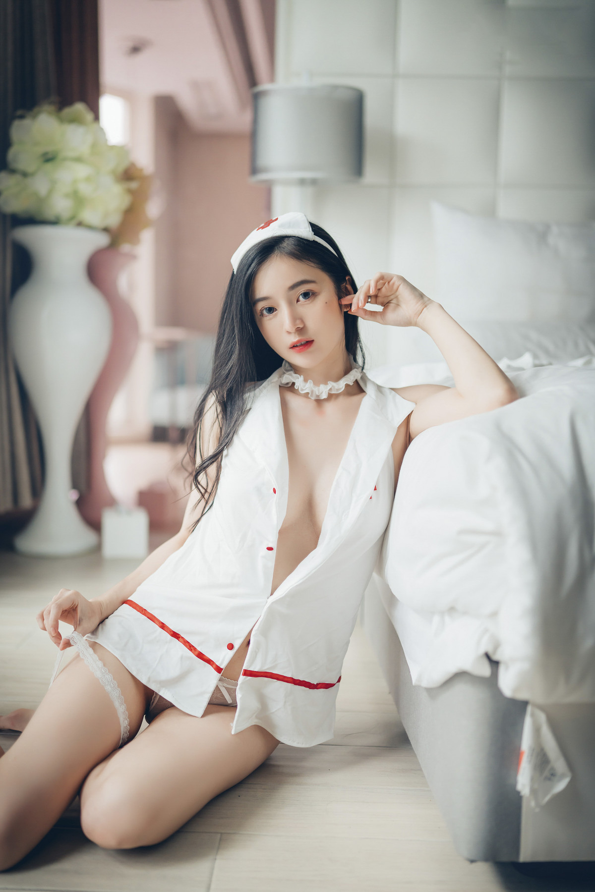 仙仙辰 透明內褲張開腳?比駱駝蹄還更厲害?中空小護士＋兩片式睡衣 Vol.01 14