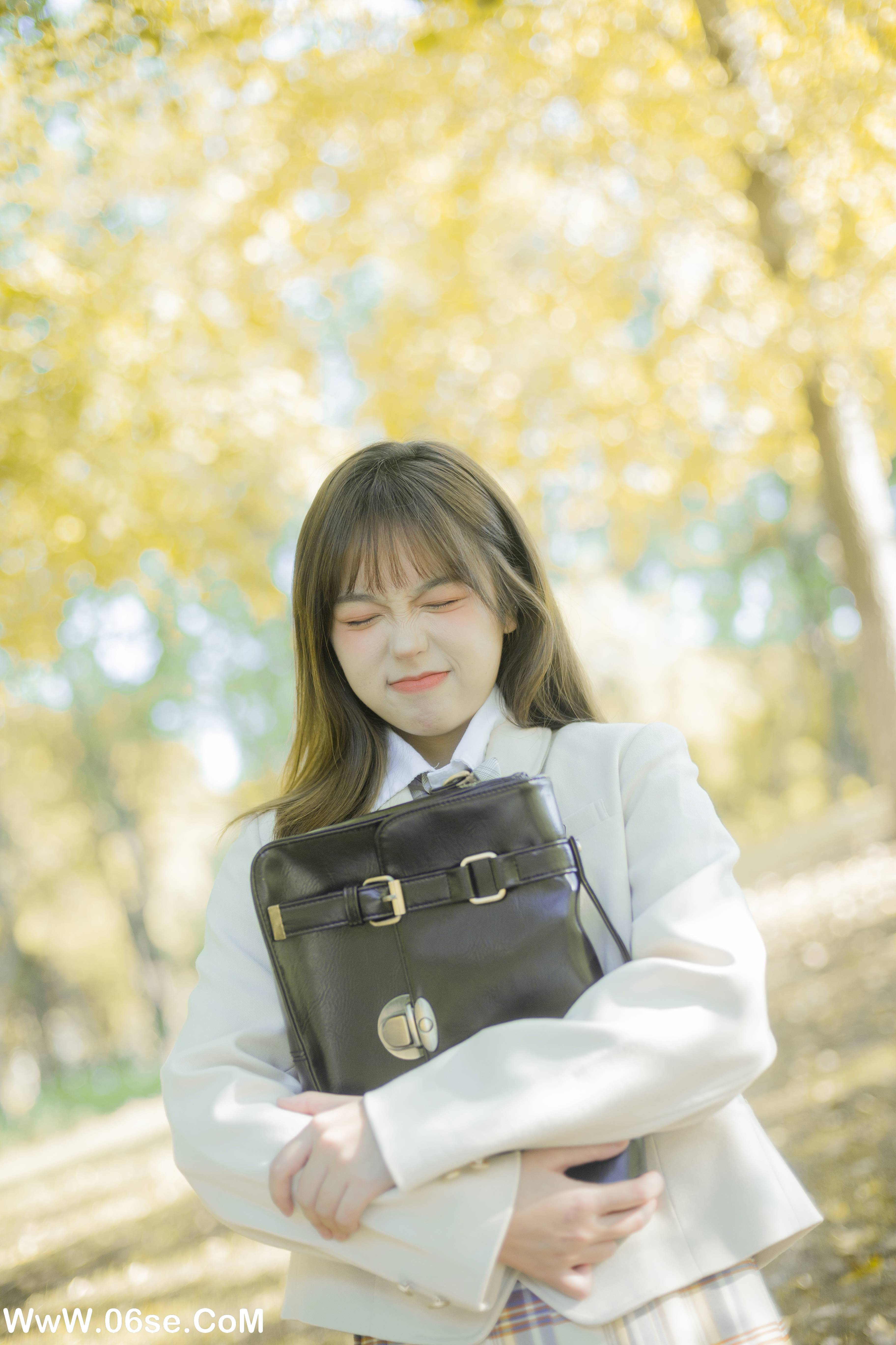 图片[25]-[YITUYU艺图语]2022.11.21 奶油味的秋 哈吉麻花[37+1P／355MB]-六色网