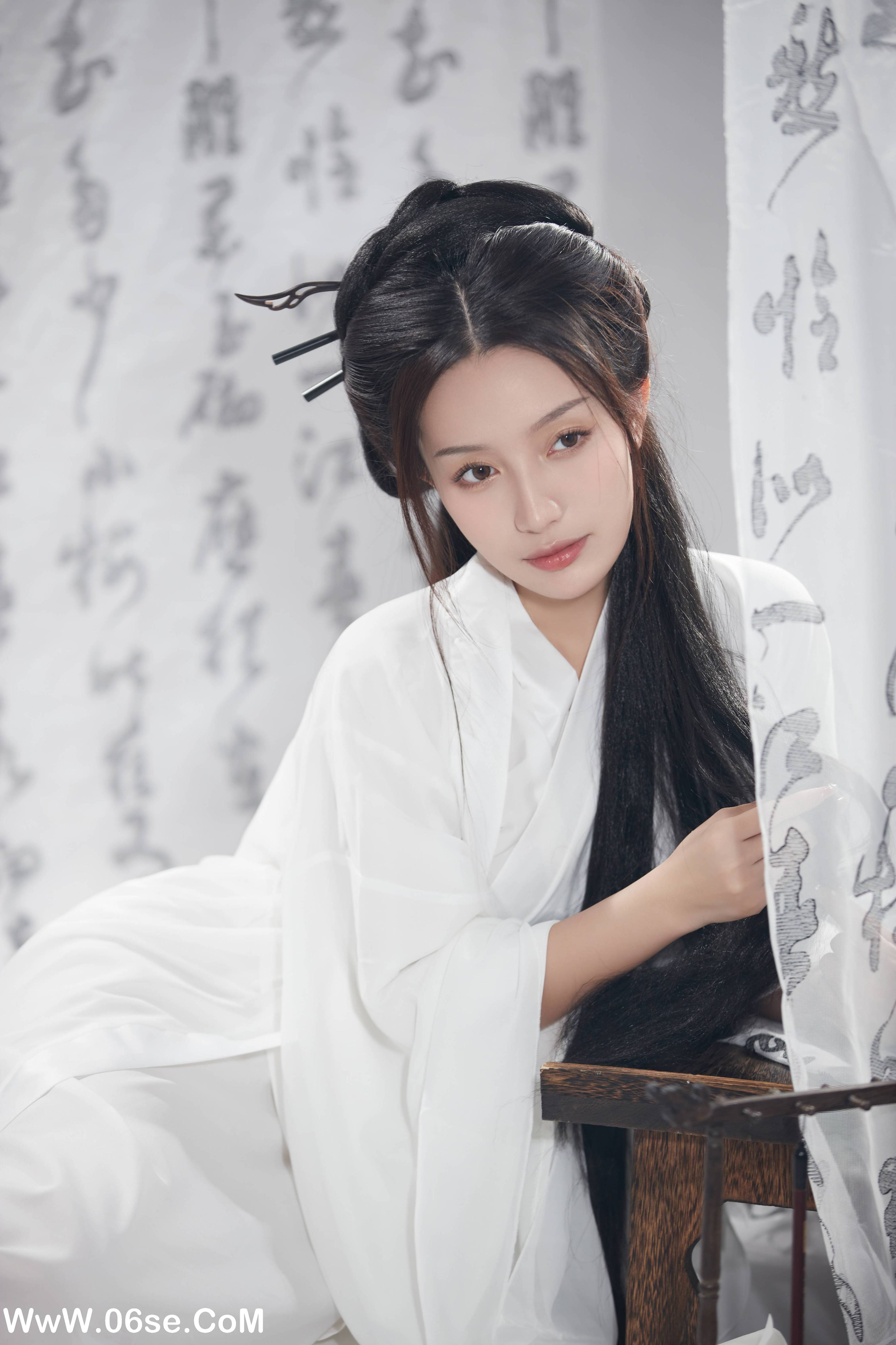 图片[33]-[YITUYU艺图语]2022.10.11 无关风月 柠萌婧啊[39+1P／394MB]-六色网
