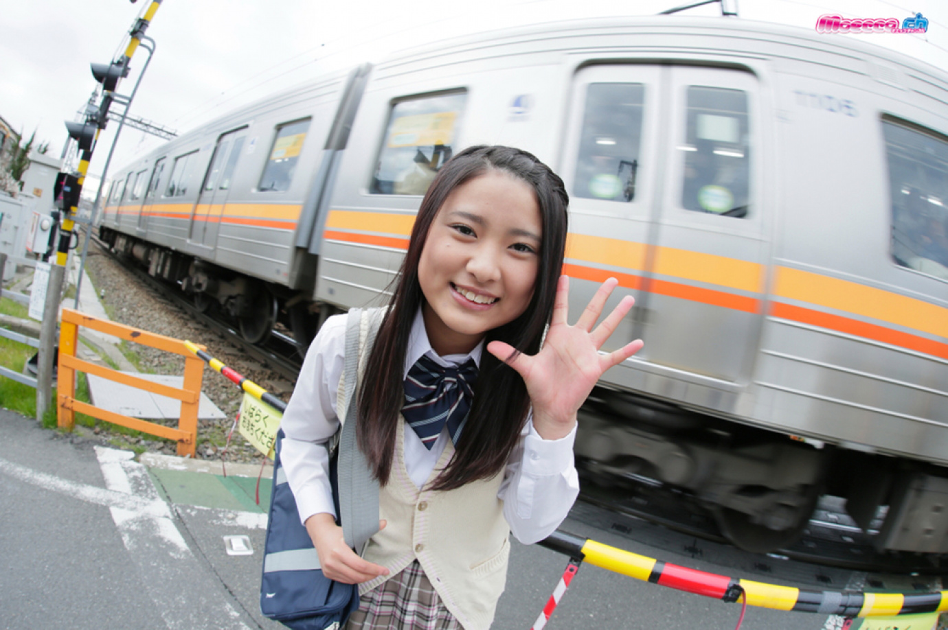 [Image: cc9a0ee378b3b6d94cb20.jpg]