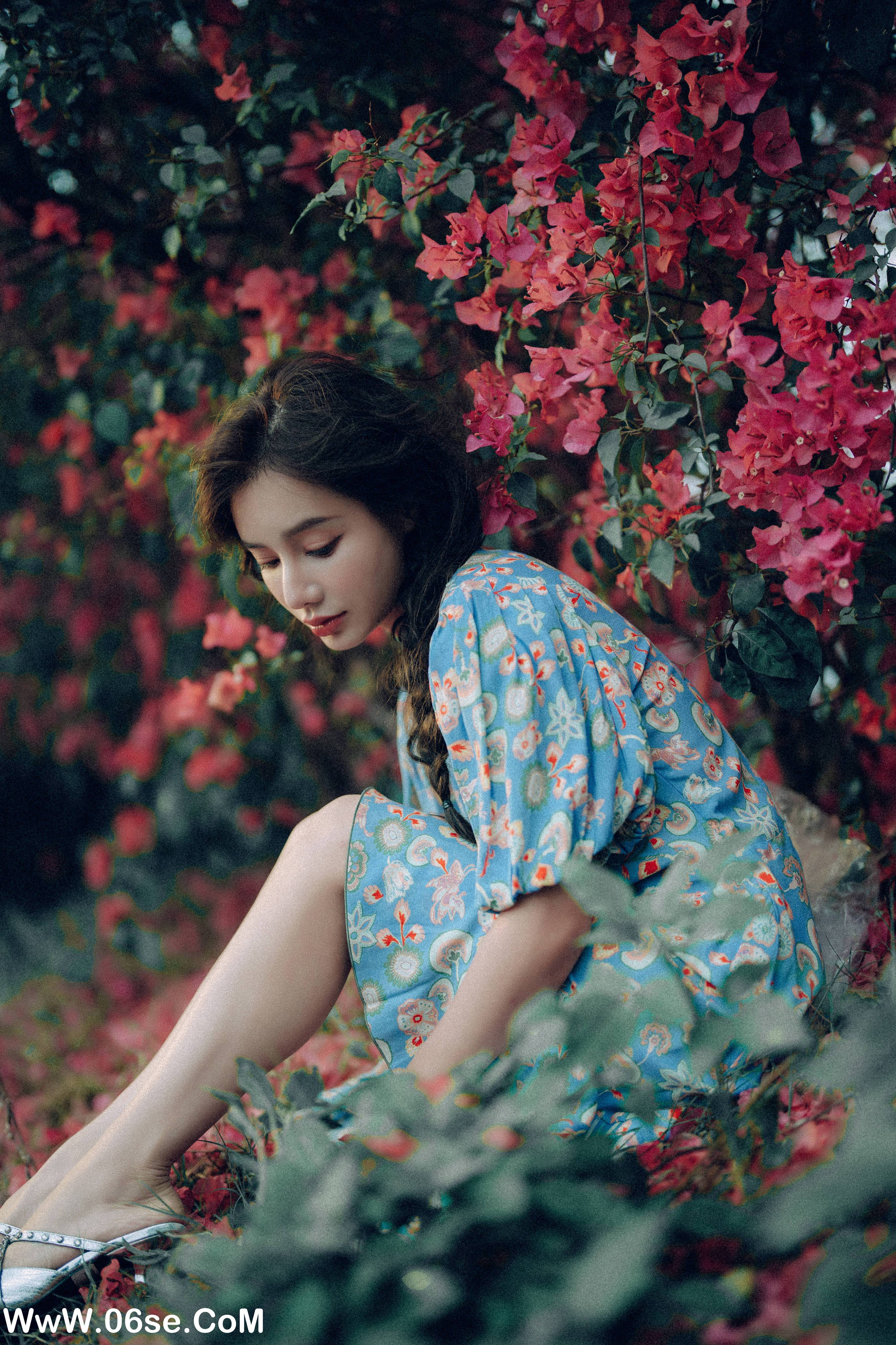 图片[22]-[YITUYU艺图语]2022.06.25 发光的发丝，三角梅瀑布下的女神 姝雯同学[55P-870.8M]-六色网