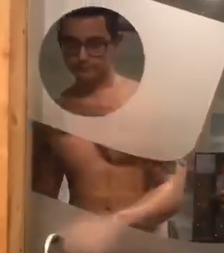 Un sudao en la sauna