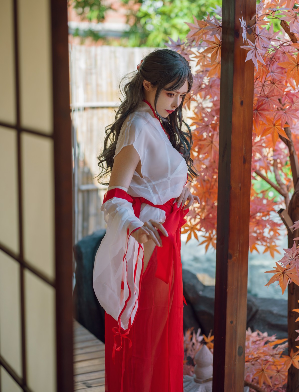 Cosplay 夏小秋秋秋 汤池巫女 7