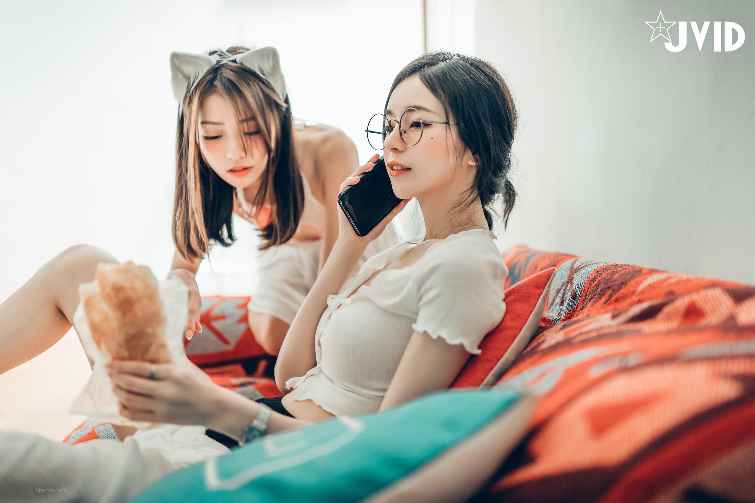JVID 辰辰×飘飘×妍妍-她和她的两只猫咪 32