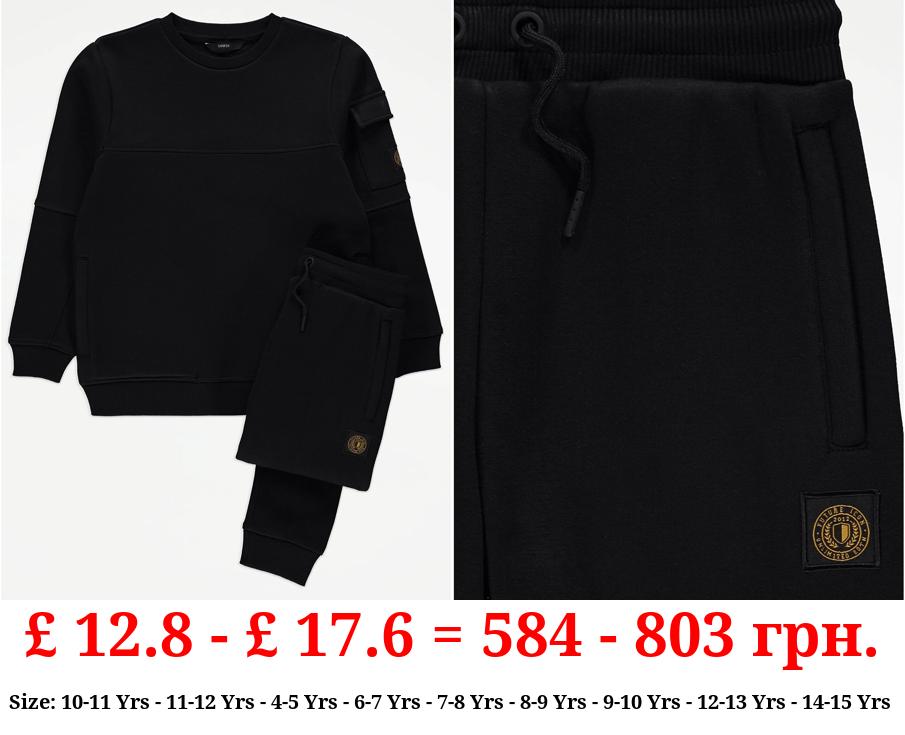 Black Sweatshirt and Cargo Joggers Outfit