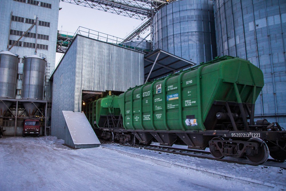 Минсельхоз субсидирует перевозку 2,1 млн тонн зерна из восьми восточных краев и областей
