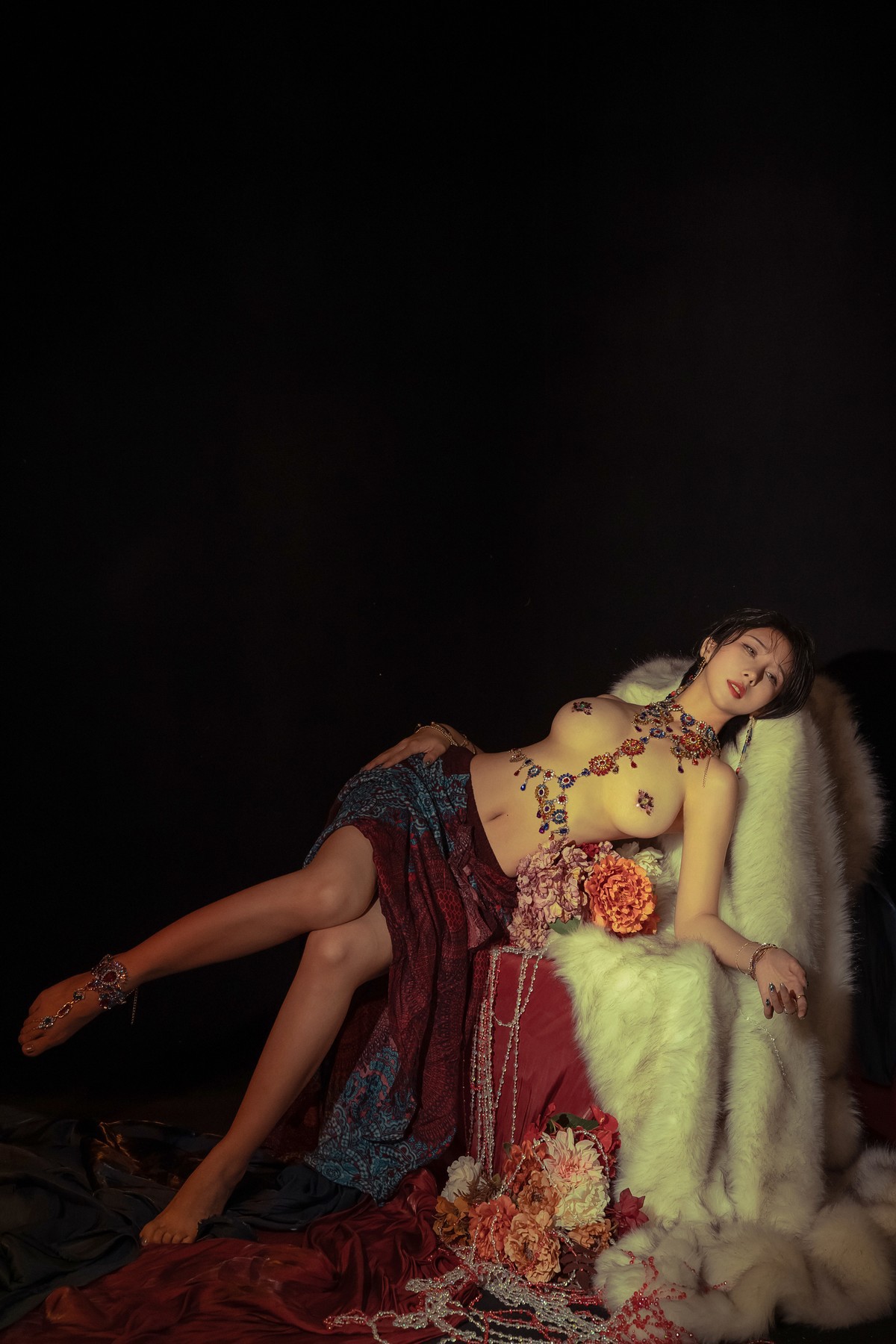 Cosplay 云溪溪 奶桃 Topaz黄宝石 34