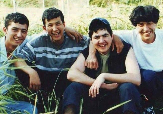 Moskvadagi semiz qora fohishalar Kichik arab qiz bilan jinsiy aloqa video