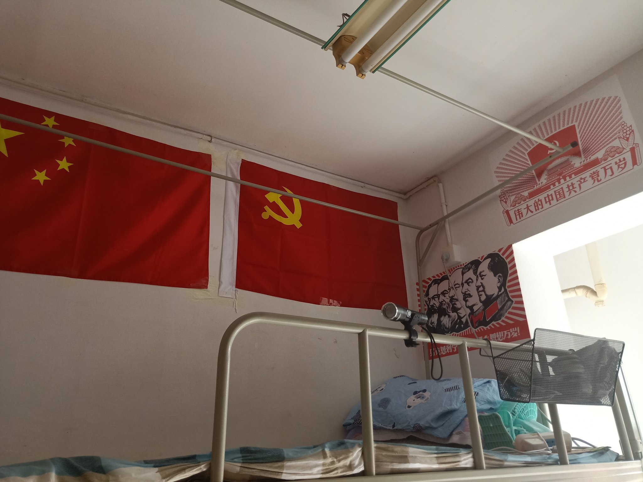 https://telegra.ph/file/cecb3576a9a48145f245b.jpg