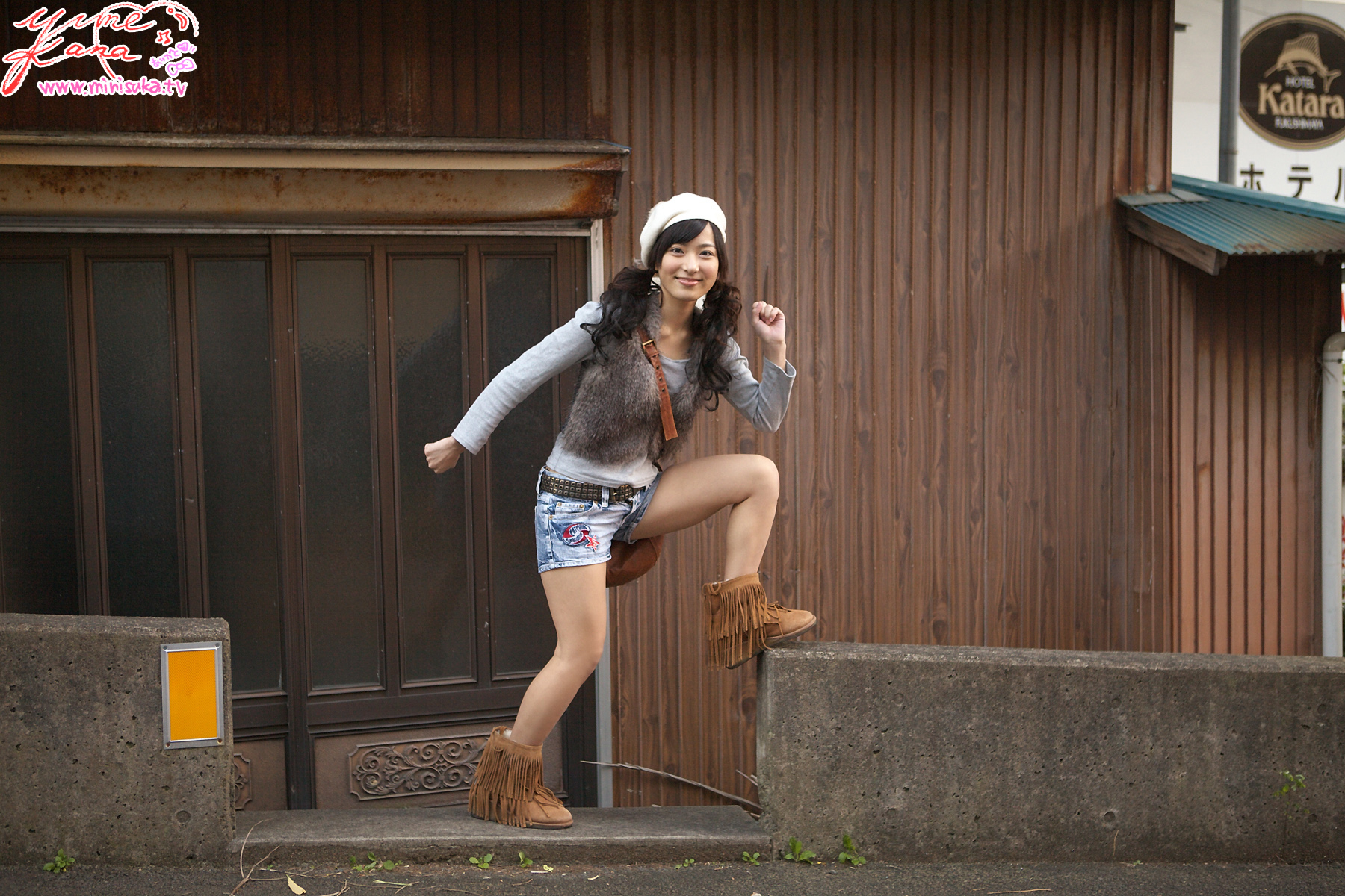 [Image: cf432798edb93d0221ee4.jpg]
