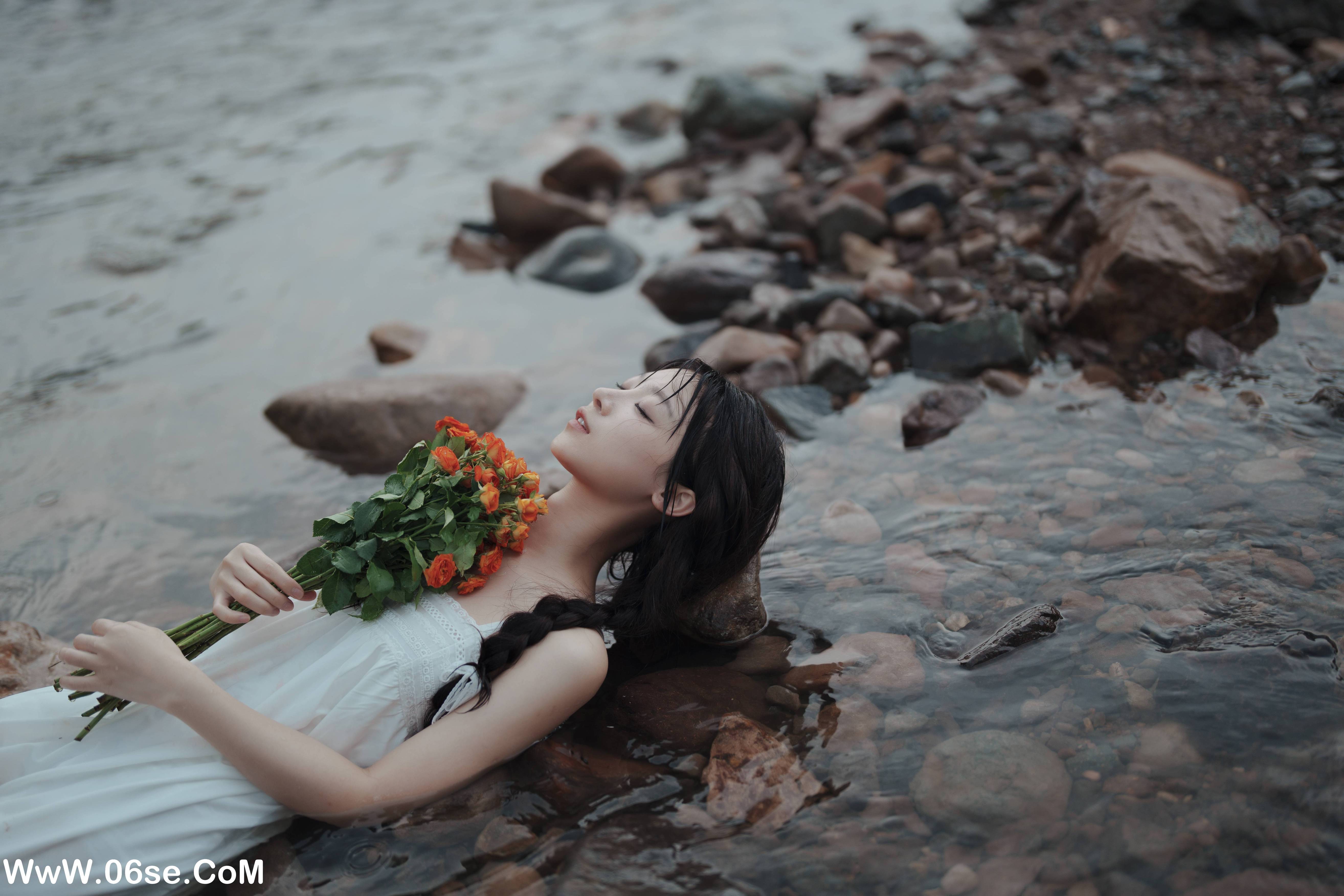 图片[26]-[YITUYU艺图语]2022.09.12 又甜又欲，很难不爱。山涧溪水，清凉一夏 七七[56+1P／461MB]-六色网
