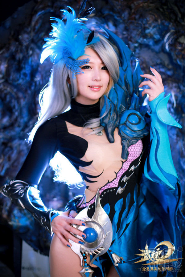 Spiral Cats Nude
